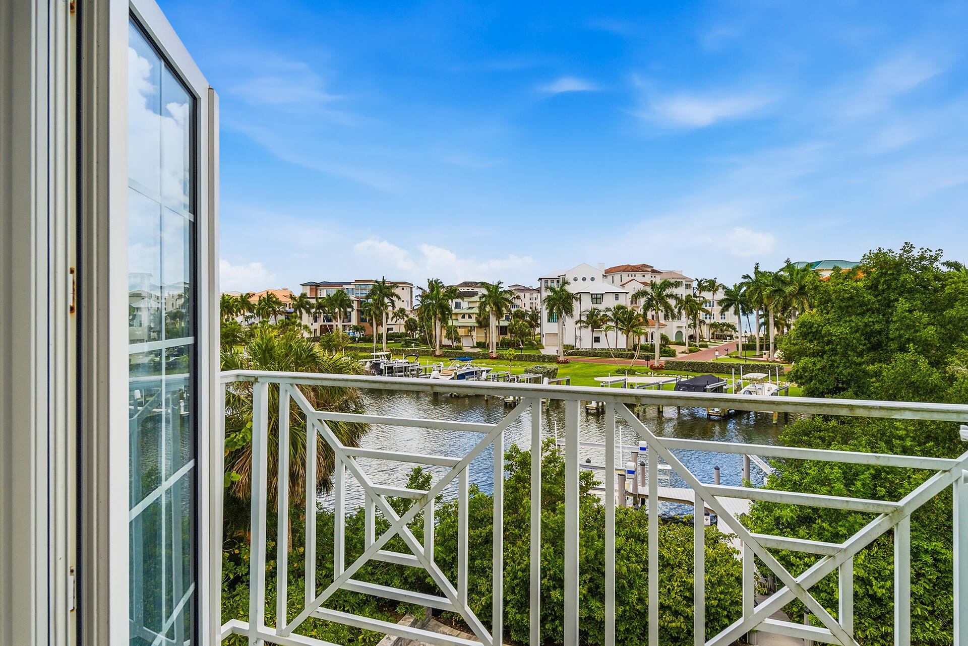 SOUTHPORT ON THE BAY UNIT ONE - Residential