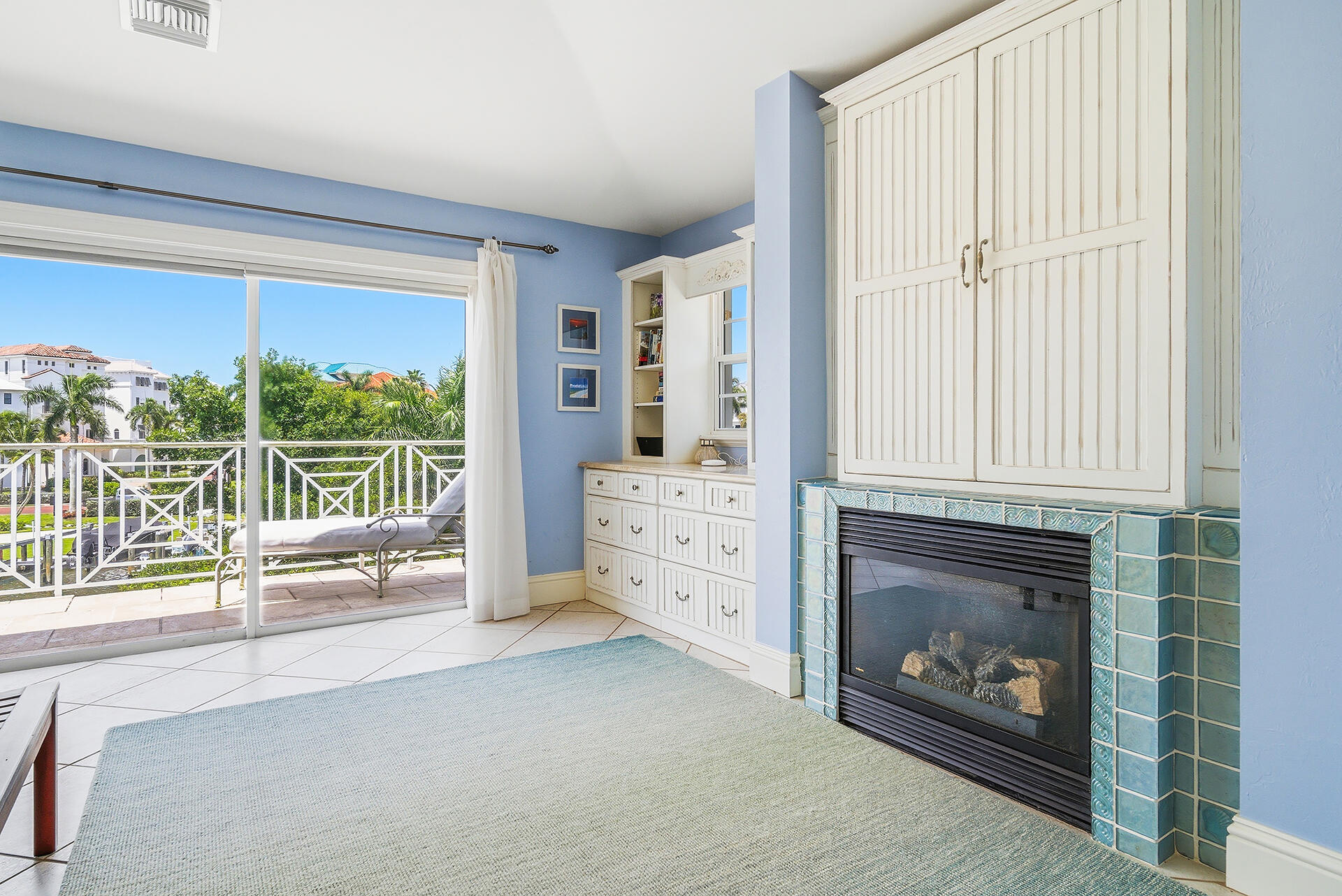 SOUTHPORT ON THE BAY UNIT ONE - Residential