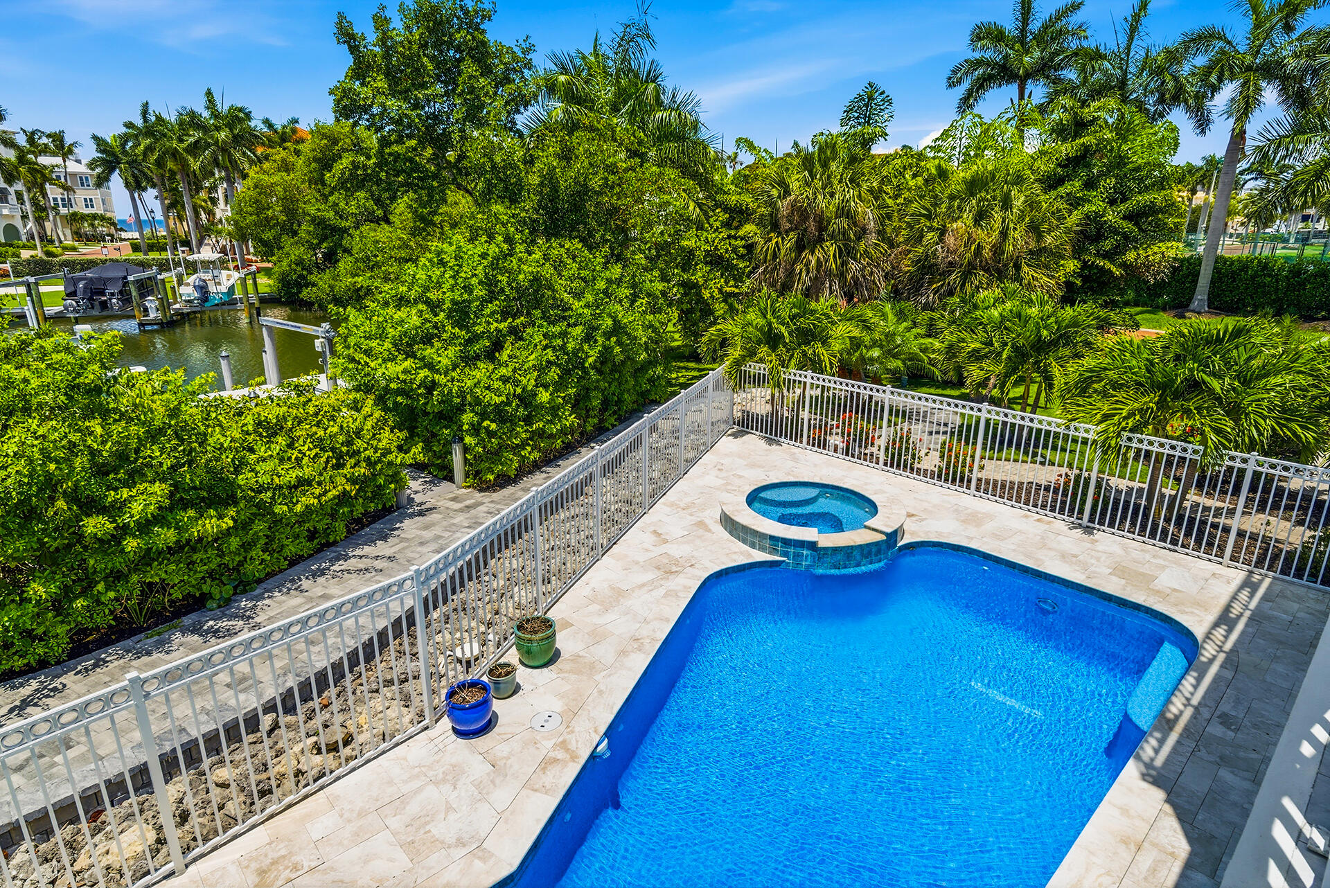 SOUTHPORT ON THE BAY UNIT ONE - Residential