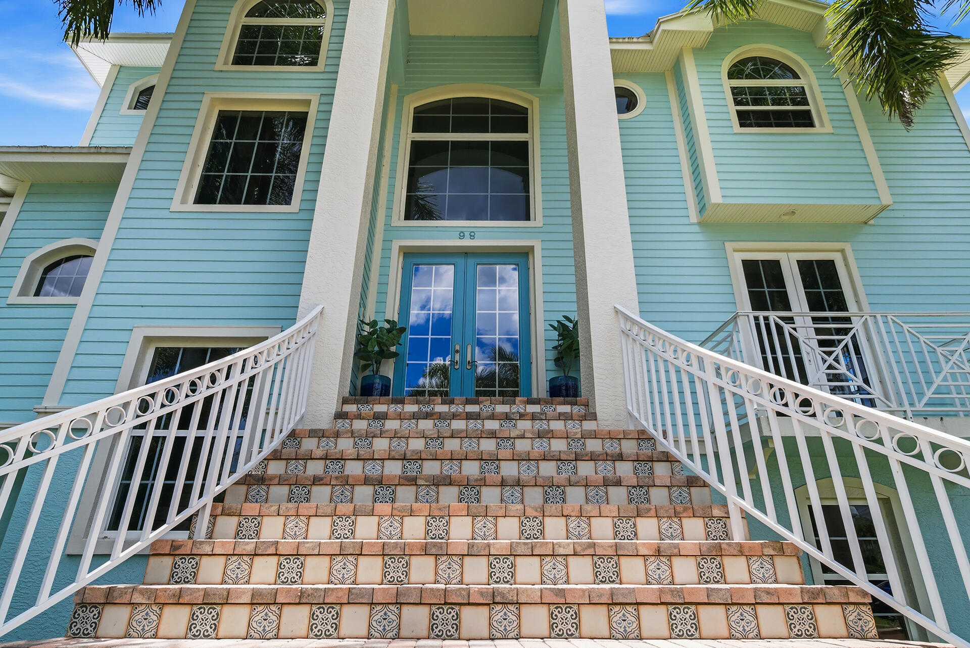 SOUTHPORT ON THE BAY UNIT ONE - Residential
