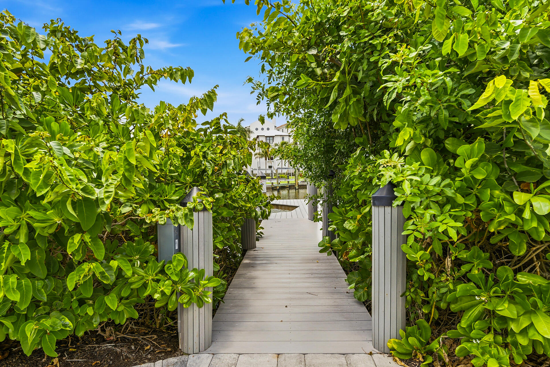 SOUTHPORT ON THE BAY UNIT ONE - Residential