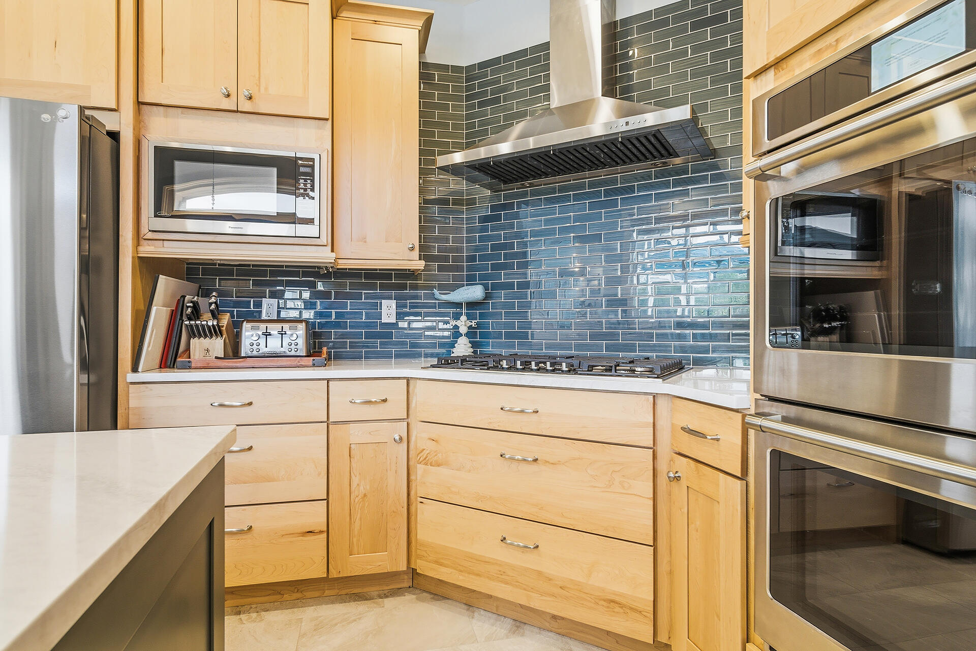 SOUTHPORT ON THE BAY UNIT ONE - Residential