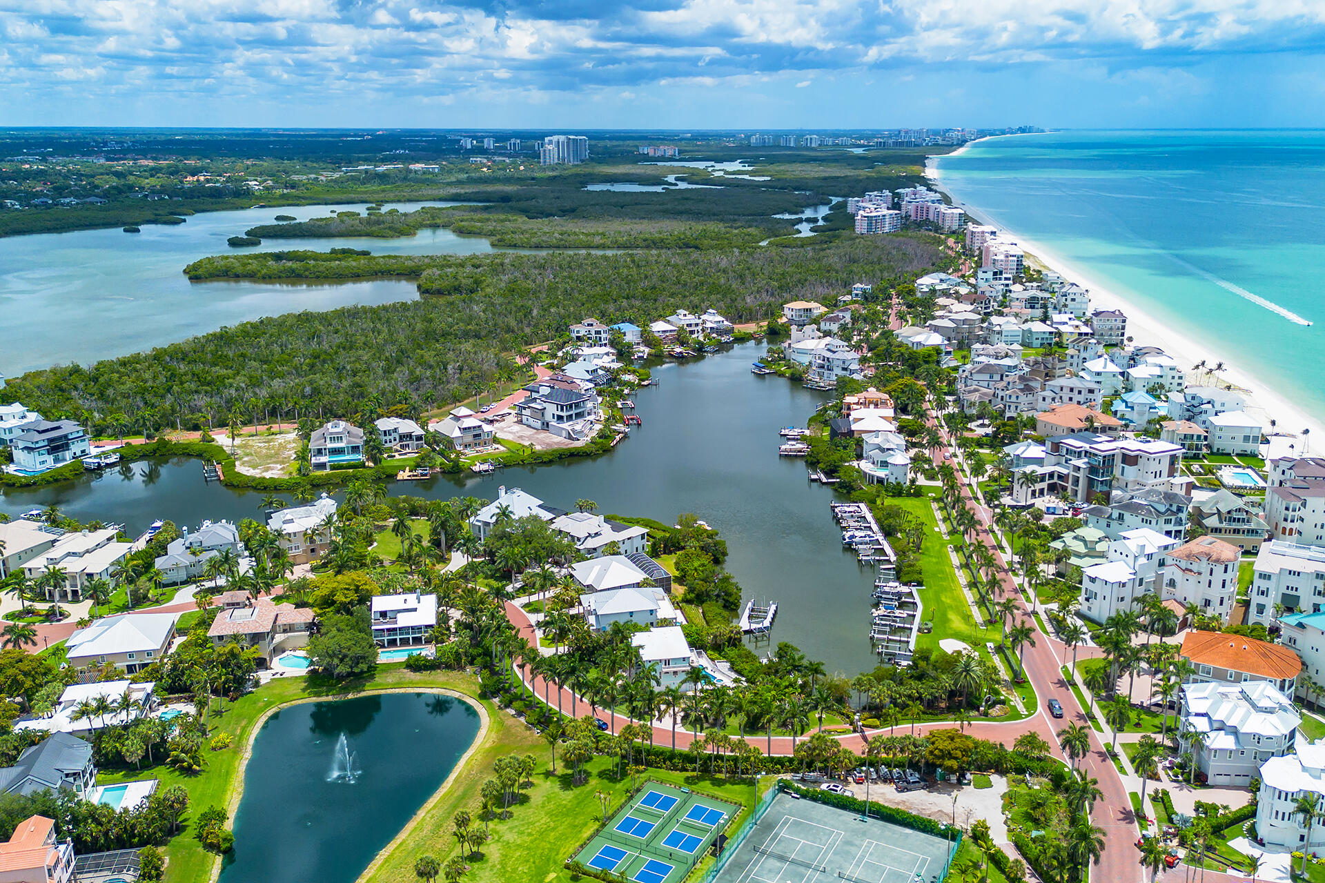 SOUTHPORT ON THE BAY UNIT ONE - Residential
