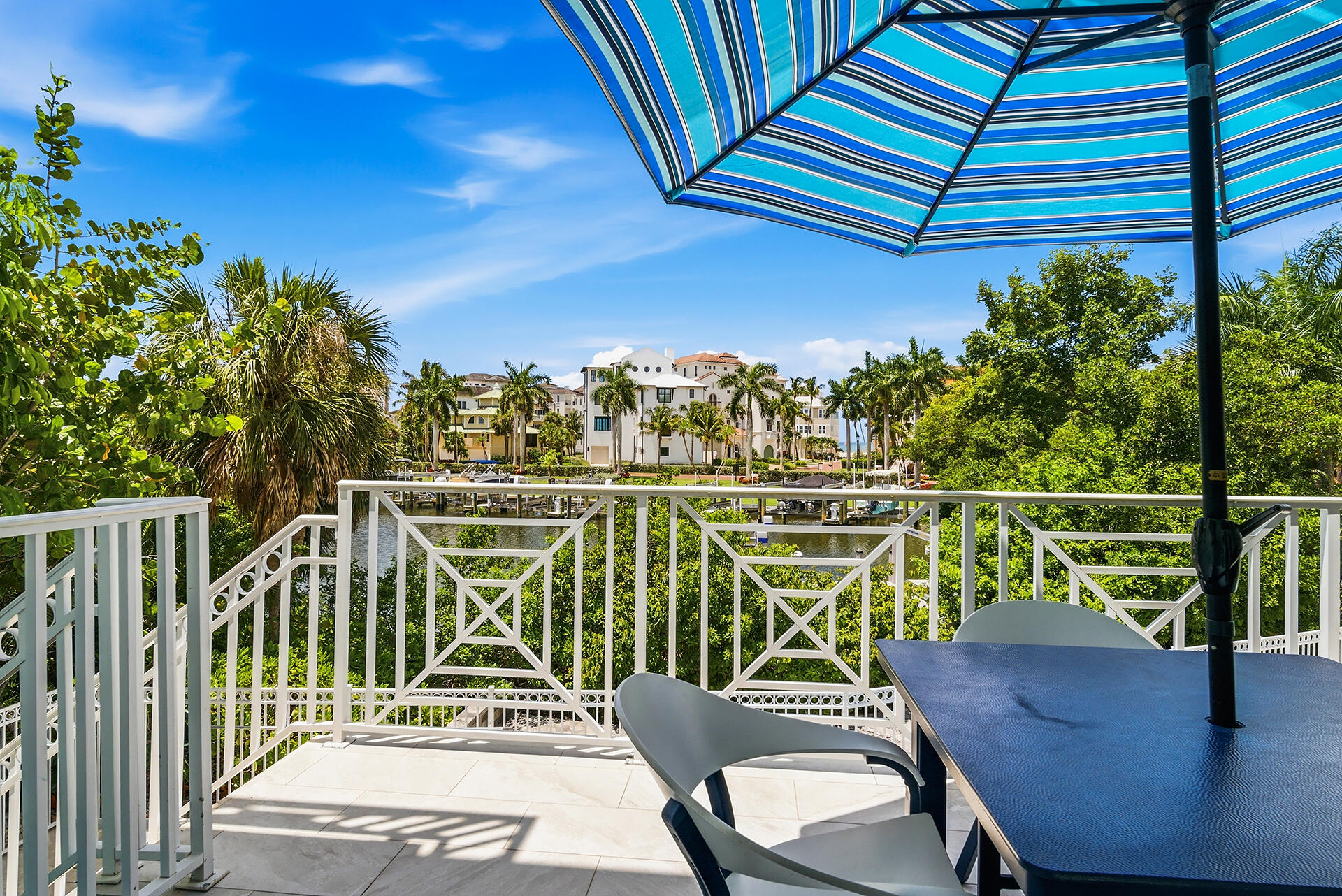 SOUTHPORT ON THE BAY UNIT ONE - Residential