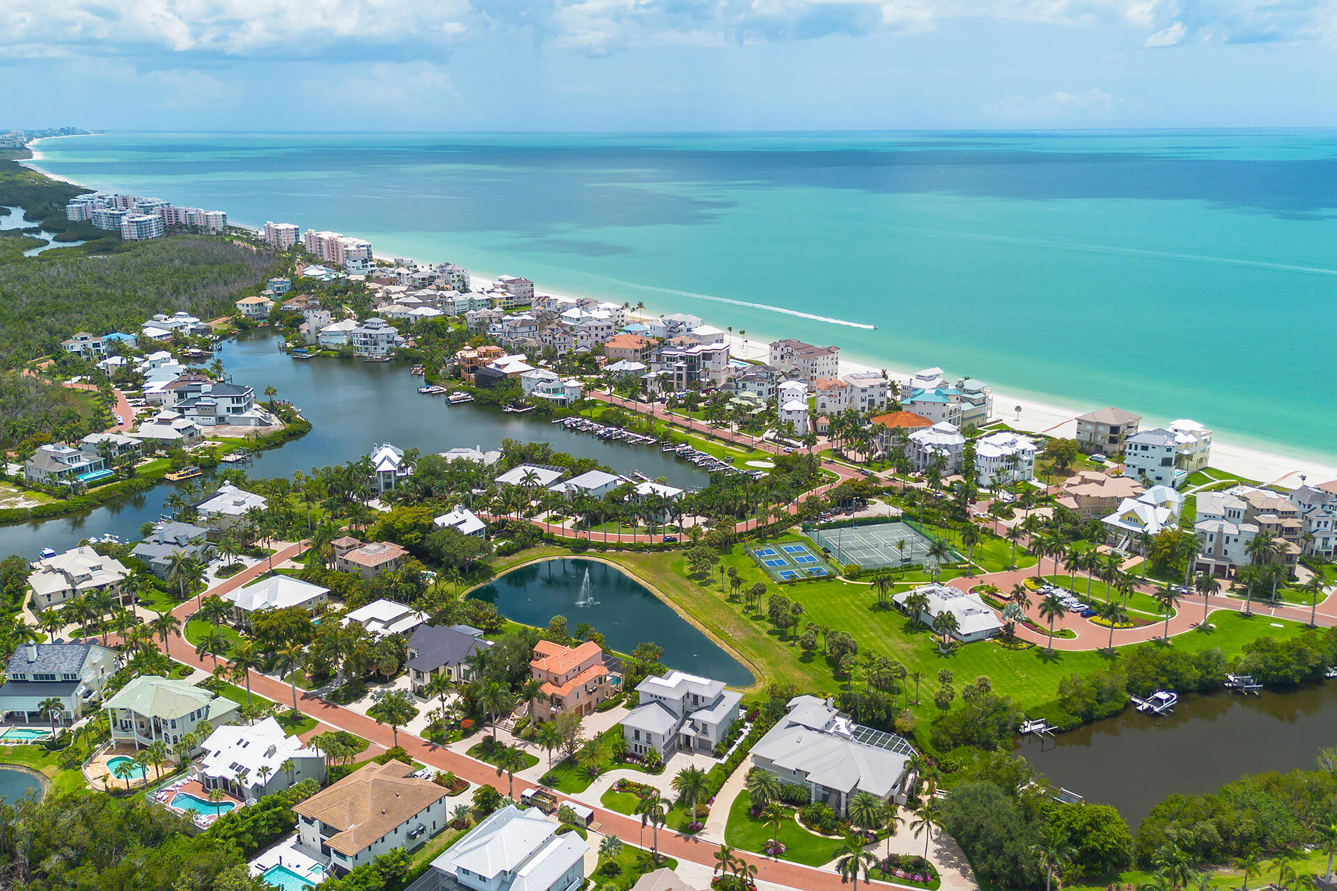 SOUTHPORT ON THE BAY UNIT ONE - Residential