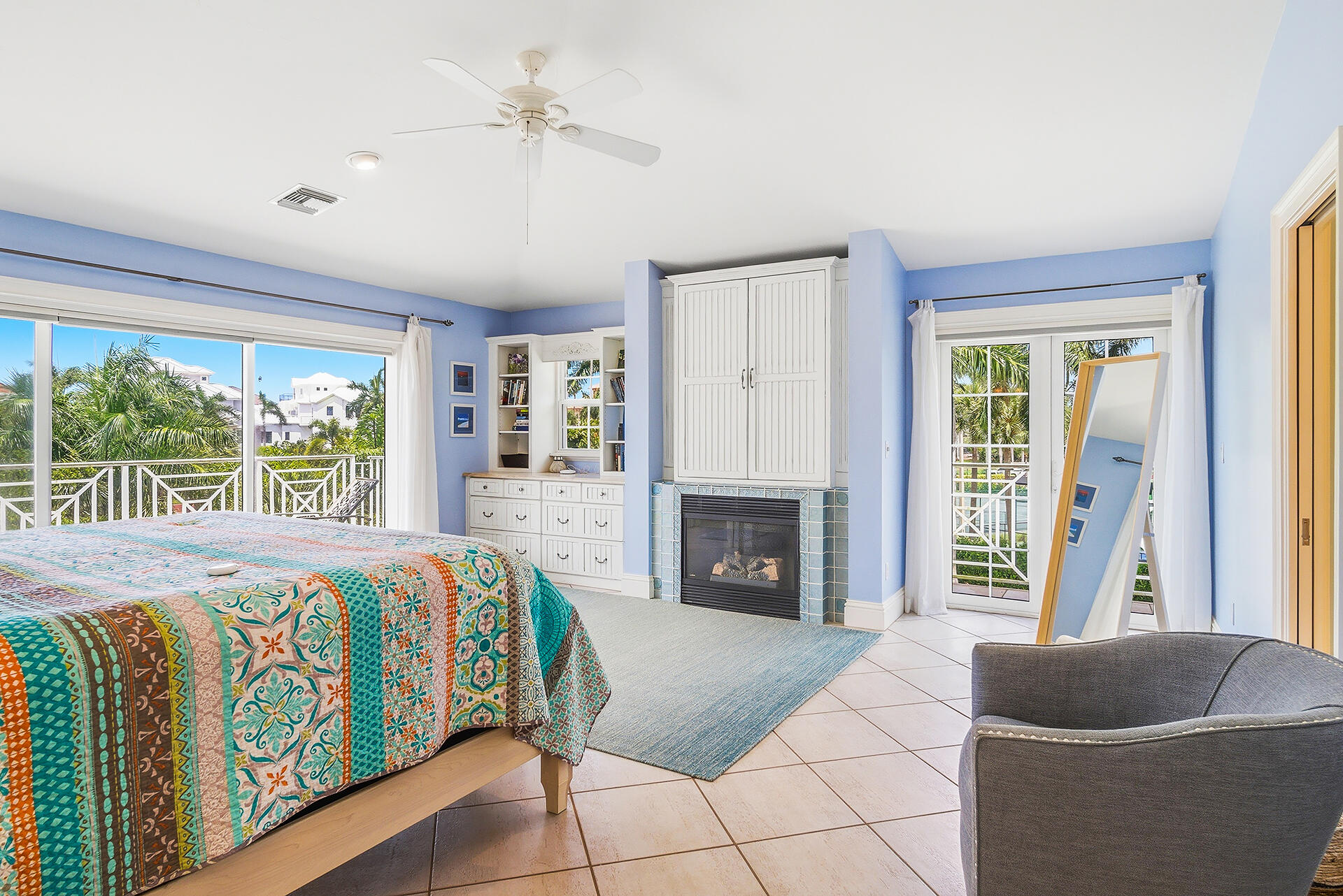 SOUTHPORT ON THE BAY UNIT ONE - Residential
