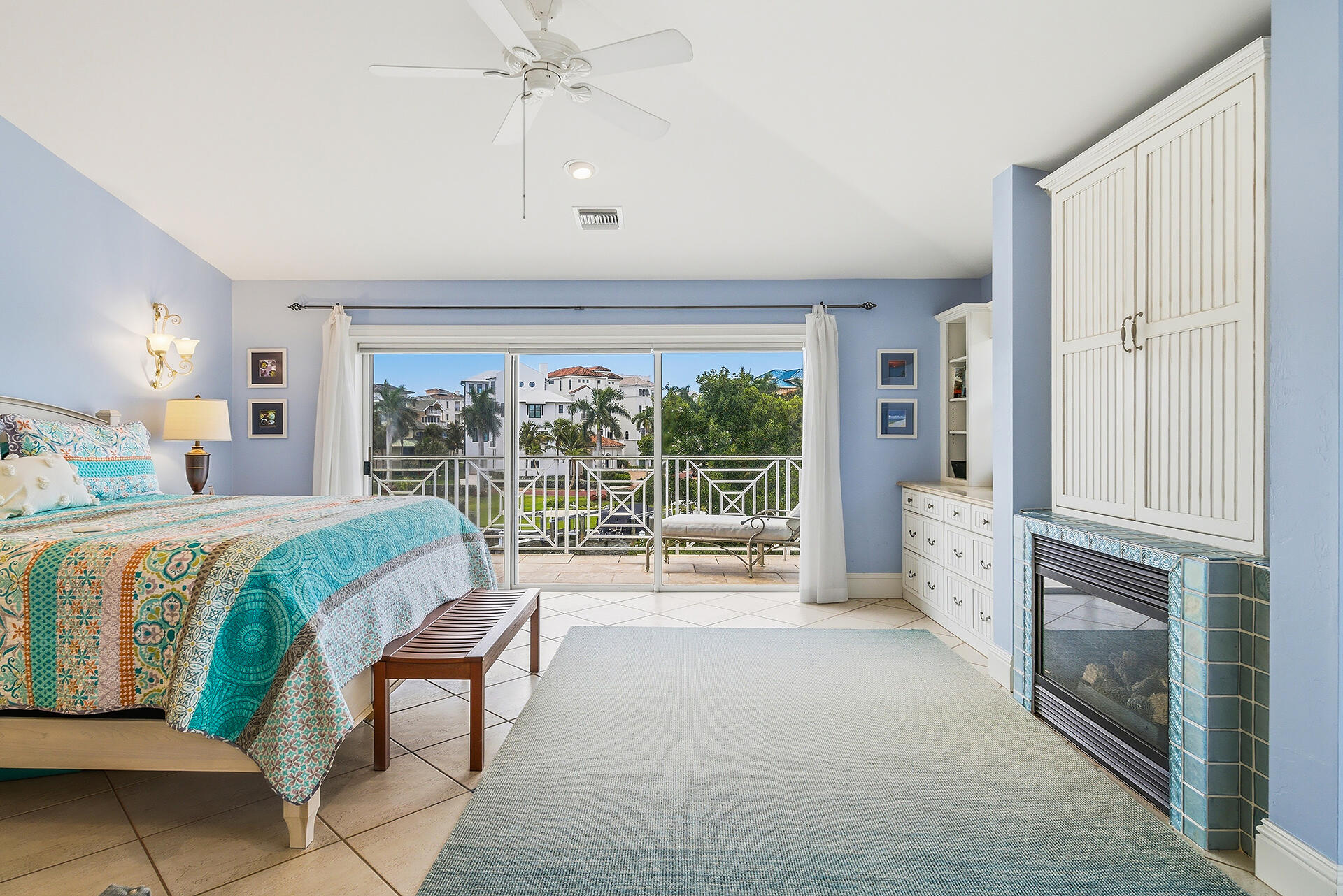 SOUTHPORT ON THE BAY UNIT ONE - Residential