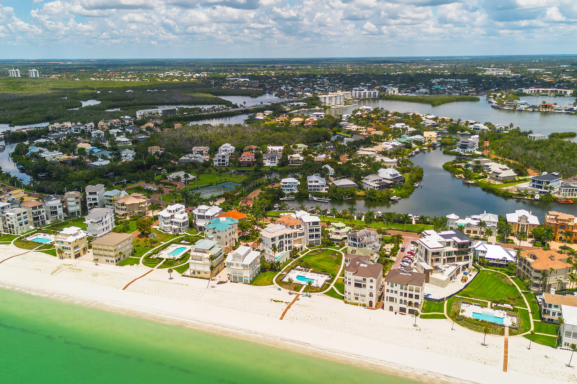 SOUTHPORT ON THE BAY UNIT ONE - Residential