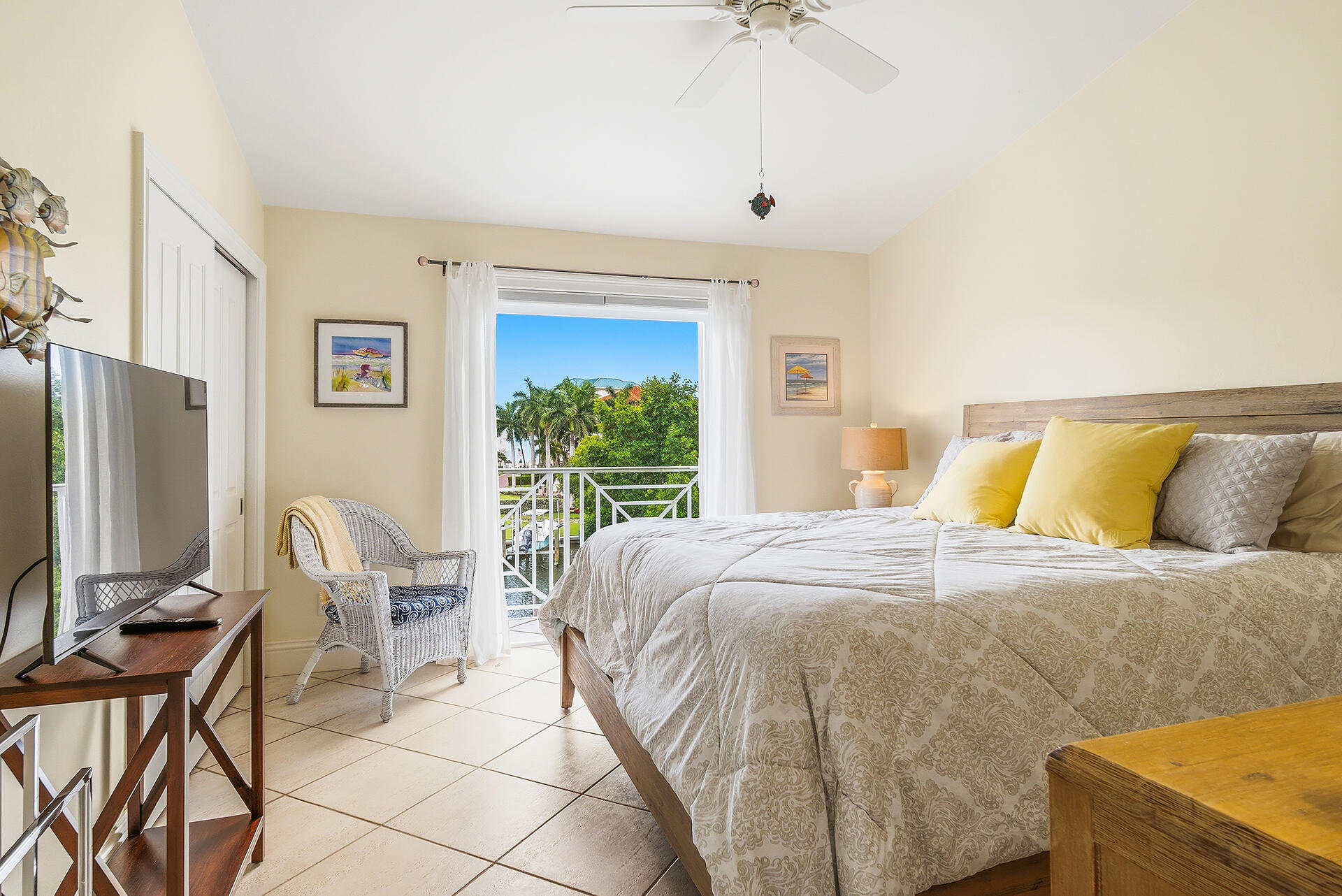 SOUTHPORT ON THE BAY UNIT ONE - Residential