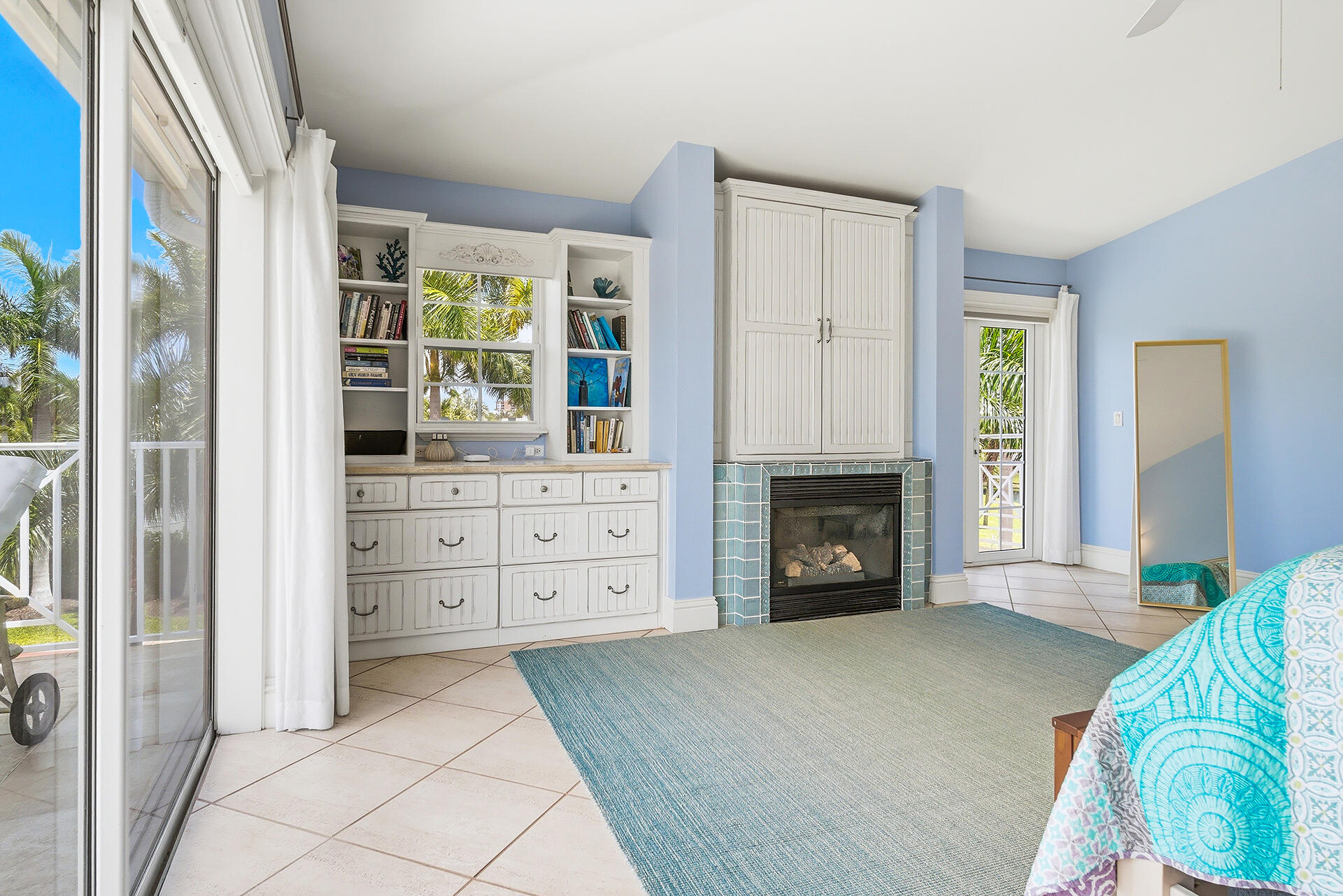 SOUTHPORT ON THE BAY UNIT ONE - Residential