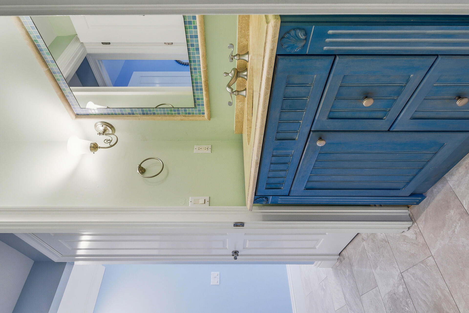 SOUTHPORT ON THE BAY UNIT ONE - Residential