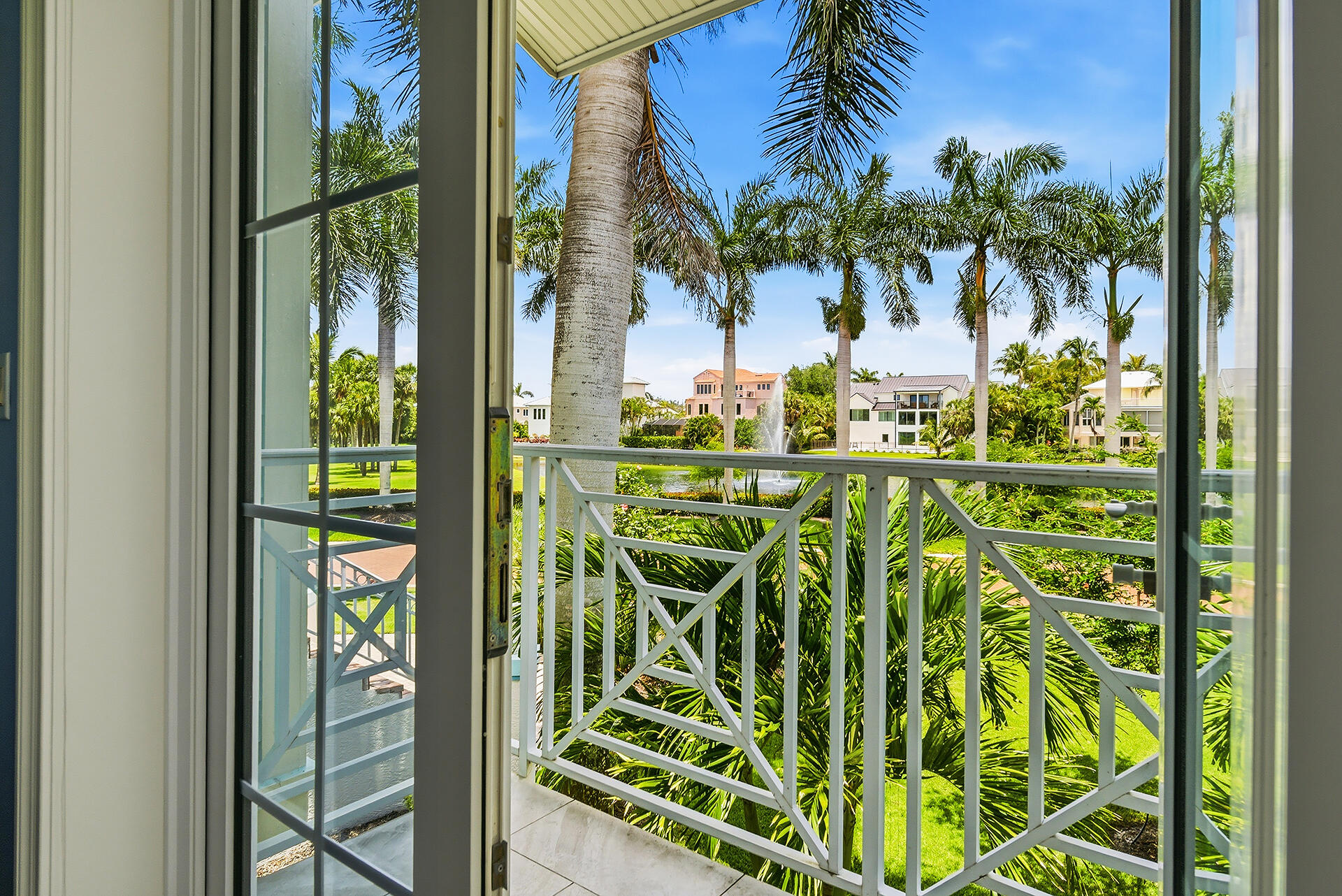 SOUTHPORT ON THE BAY UNIT ONE - Residential