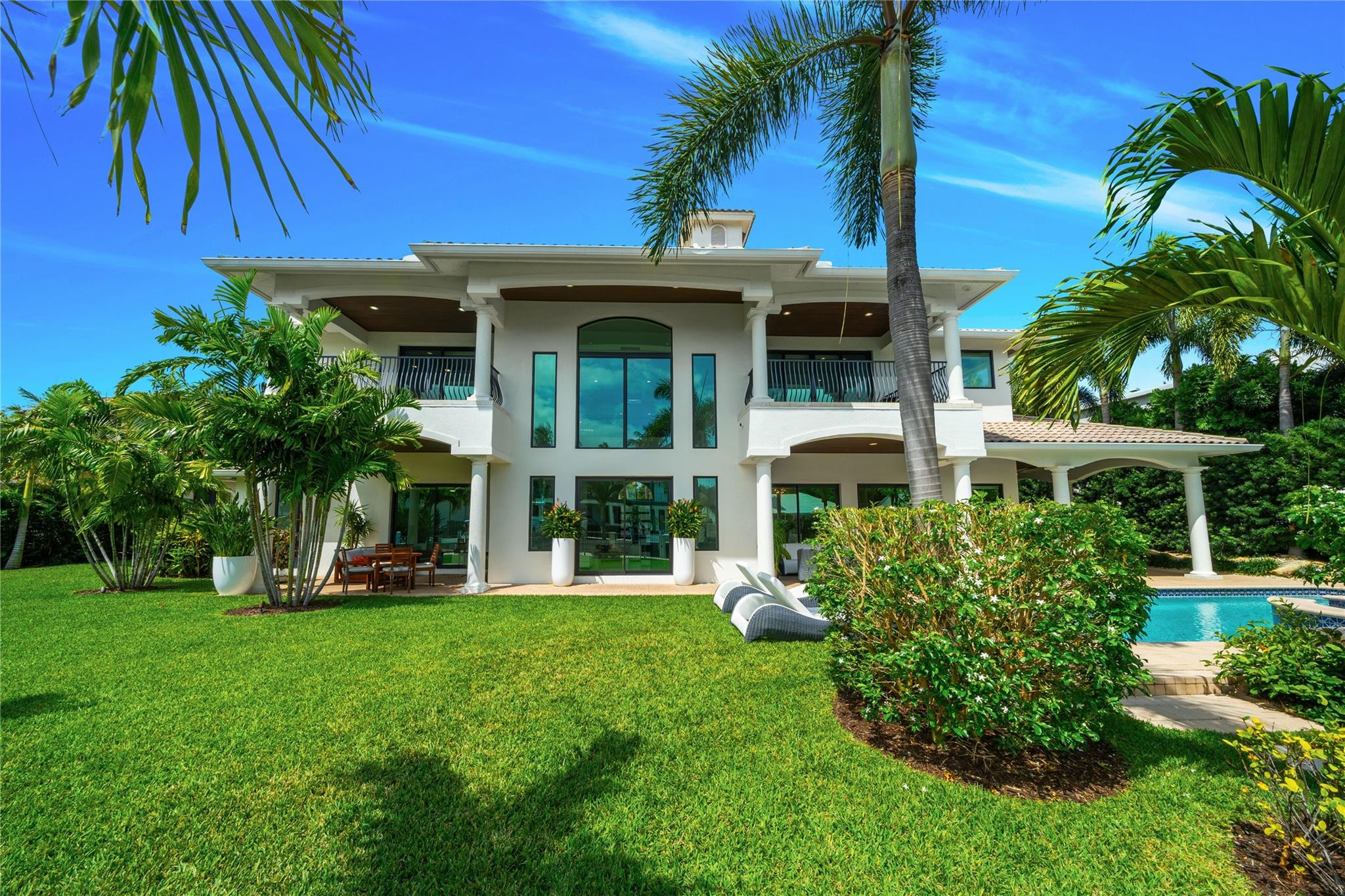BAY COLONY - Residential