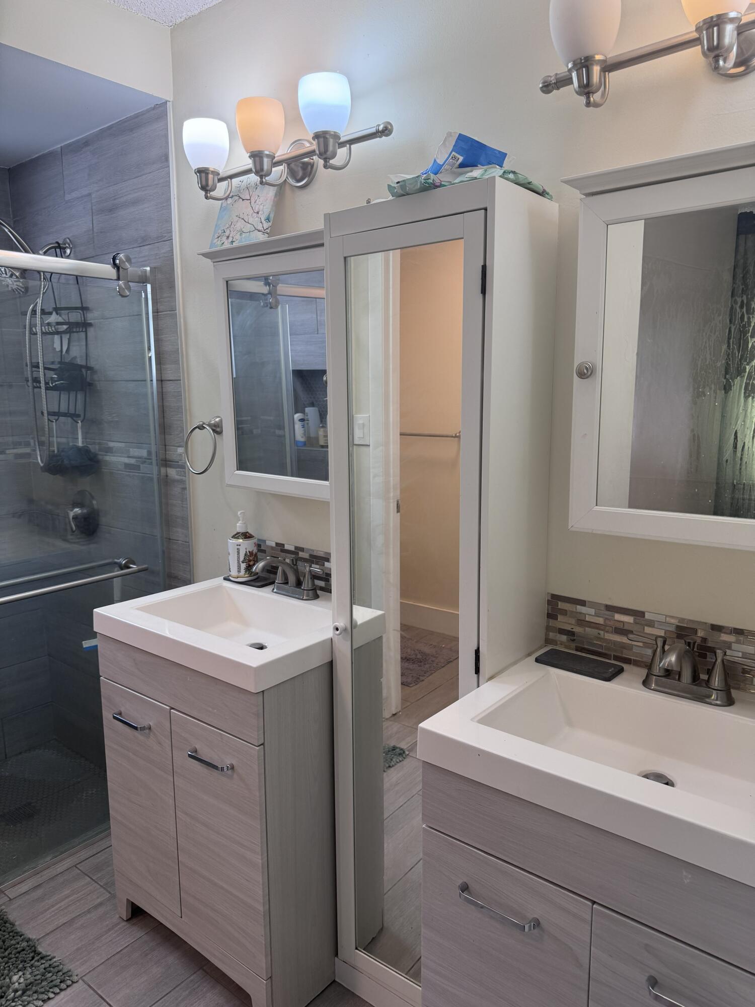 PEMBROKE LAKES SECTION EIGHT - Residential