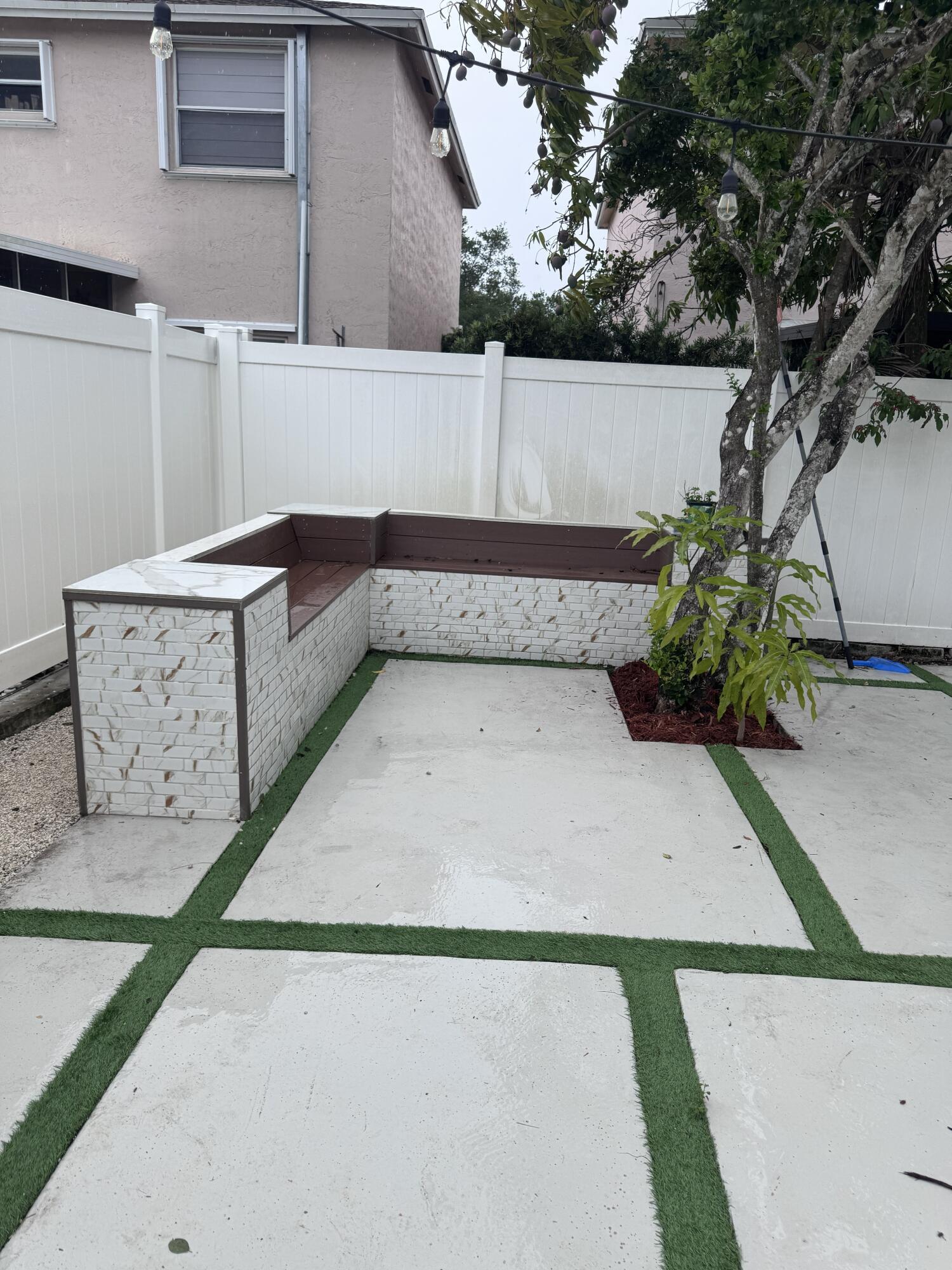 PEMBROKE LAKES SECTION EIGHT - Residential
