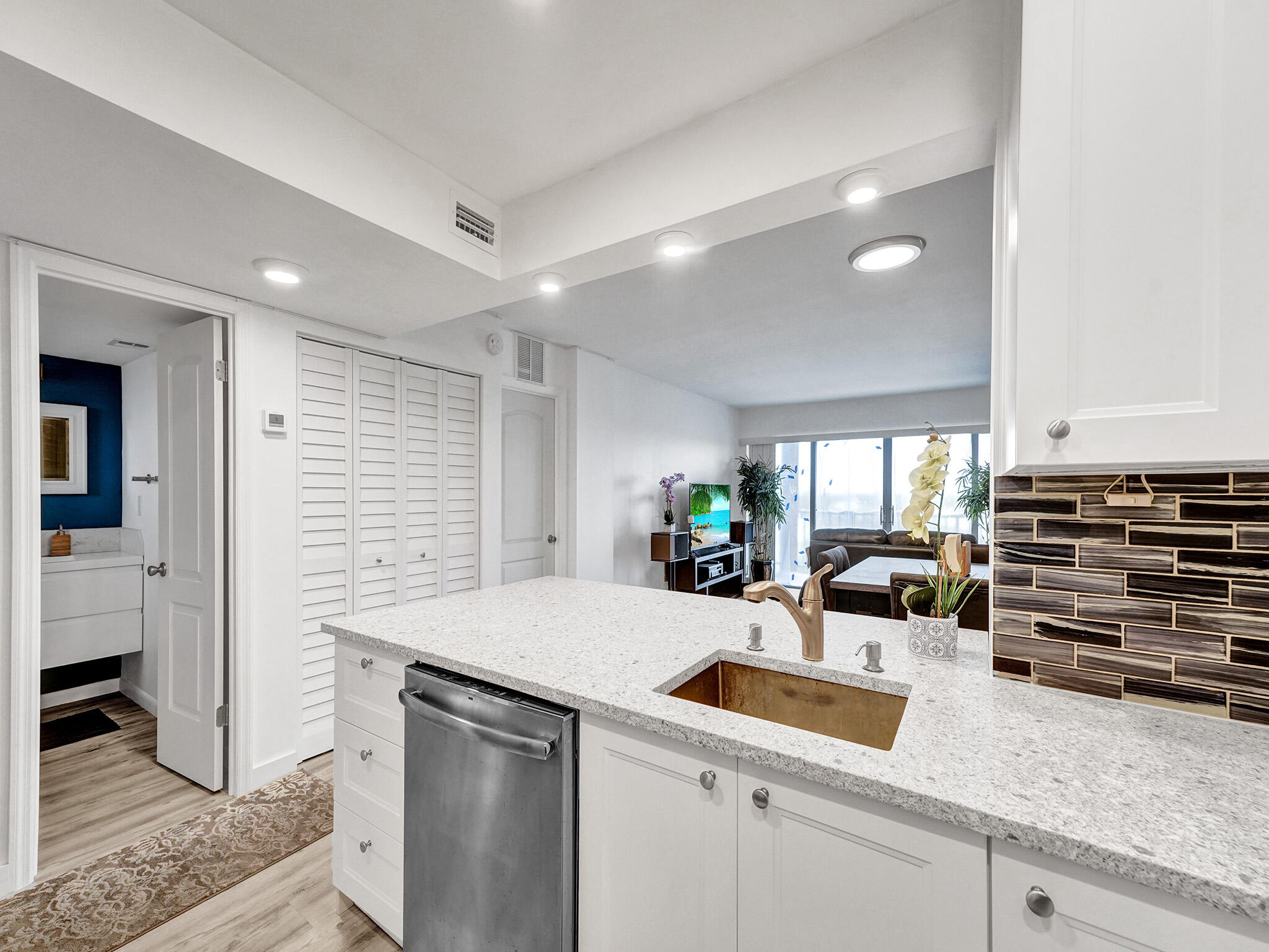 WATERFORD POINT CONDO - Residential Lease