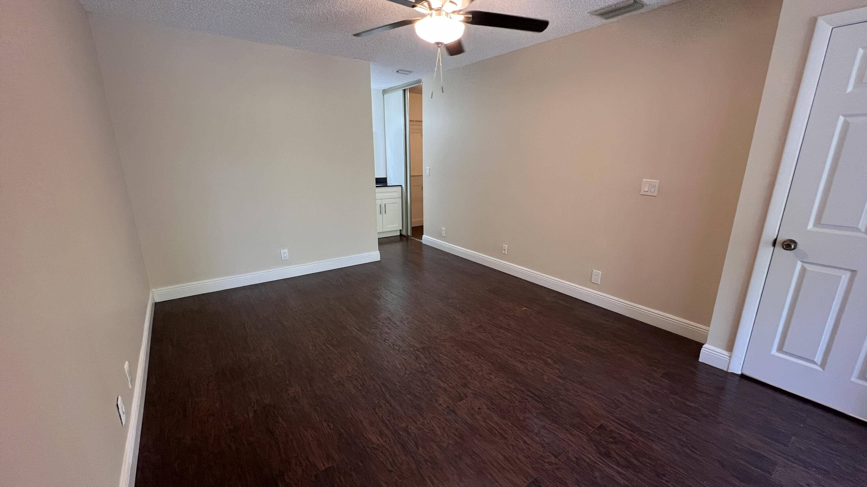 APPLEWOOD VILLAGE IV - Residential