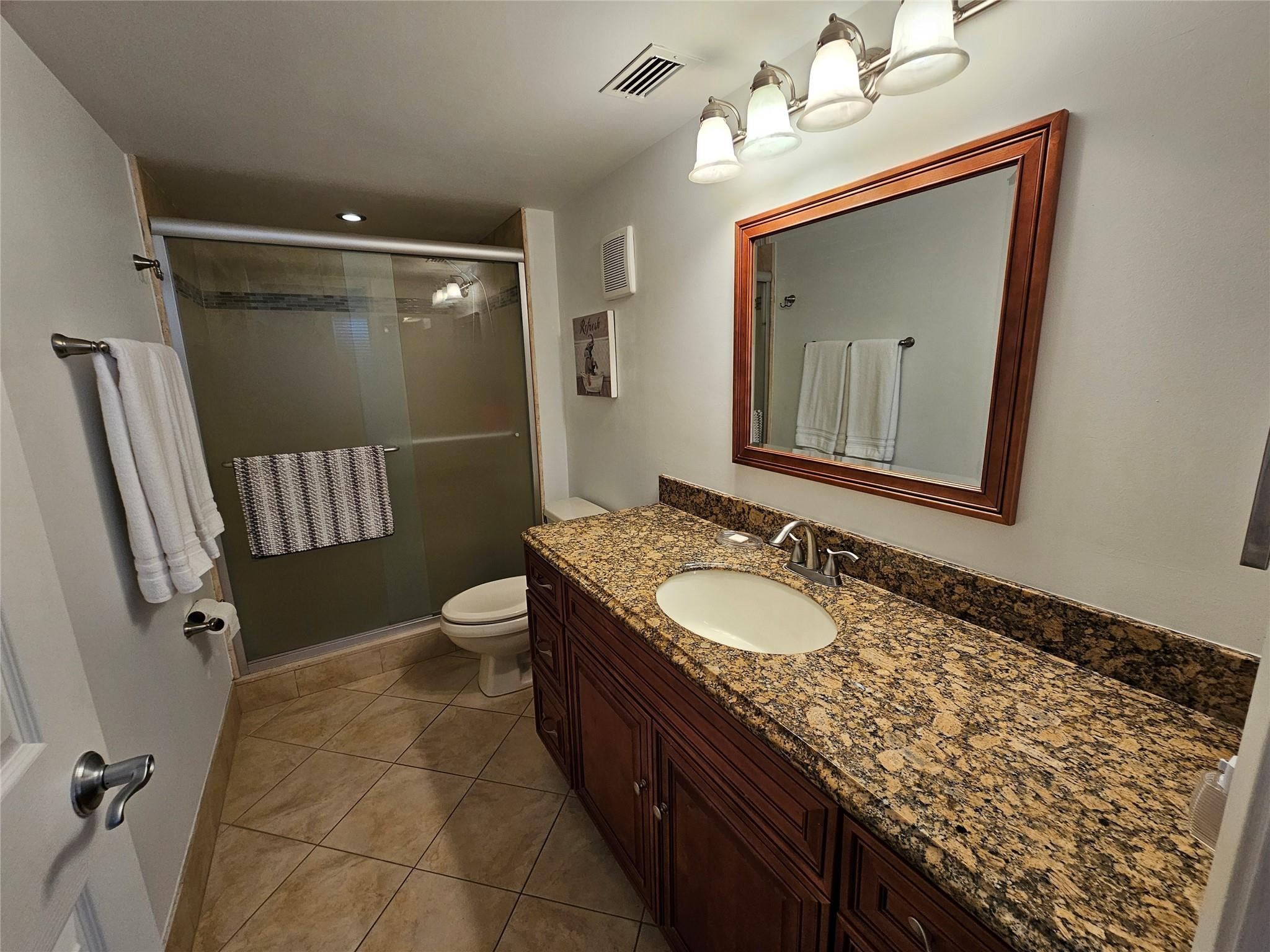 CYPRESS BEND CONDOMINIUM V - Residential Lease