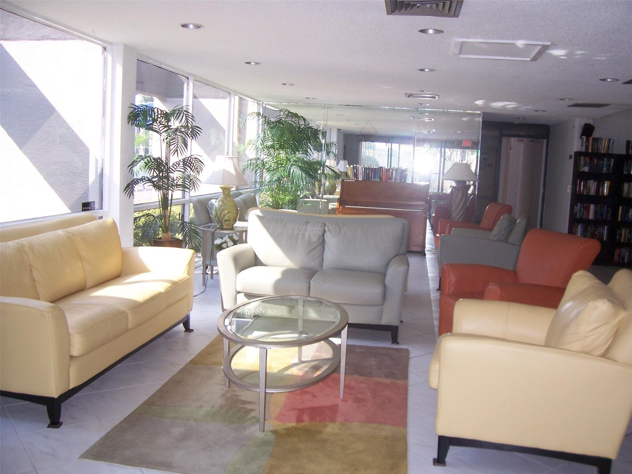 CYPRESS BEND CONDOMINIUM V - Residential Lease