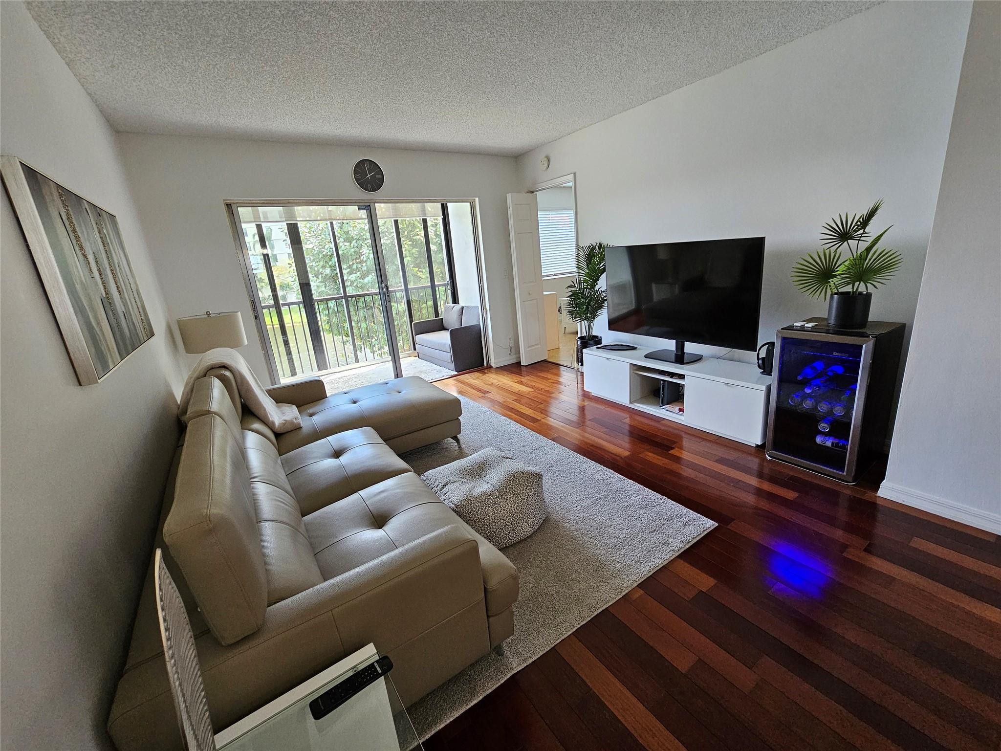 CYPRESS BEND CONDOMINIUM V - Residential Lease