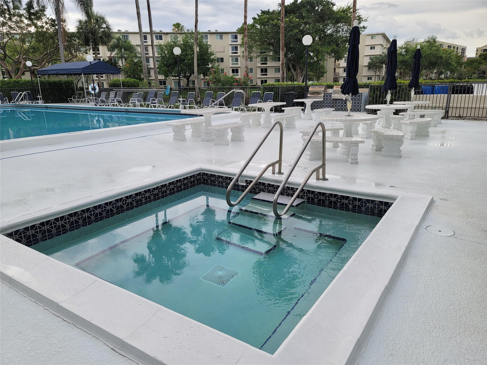 CYPRESS BEND CONDOMINIUM V - Residential Lease