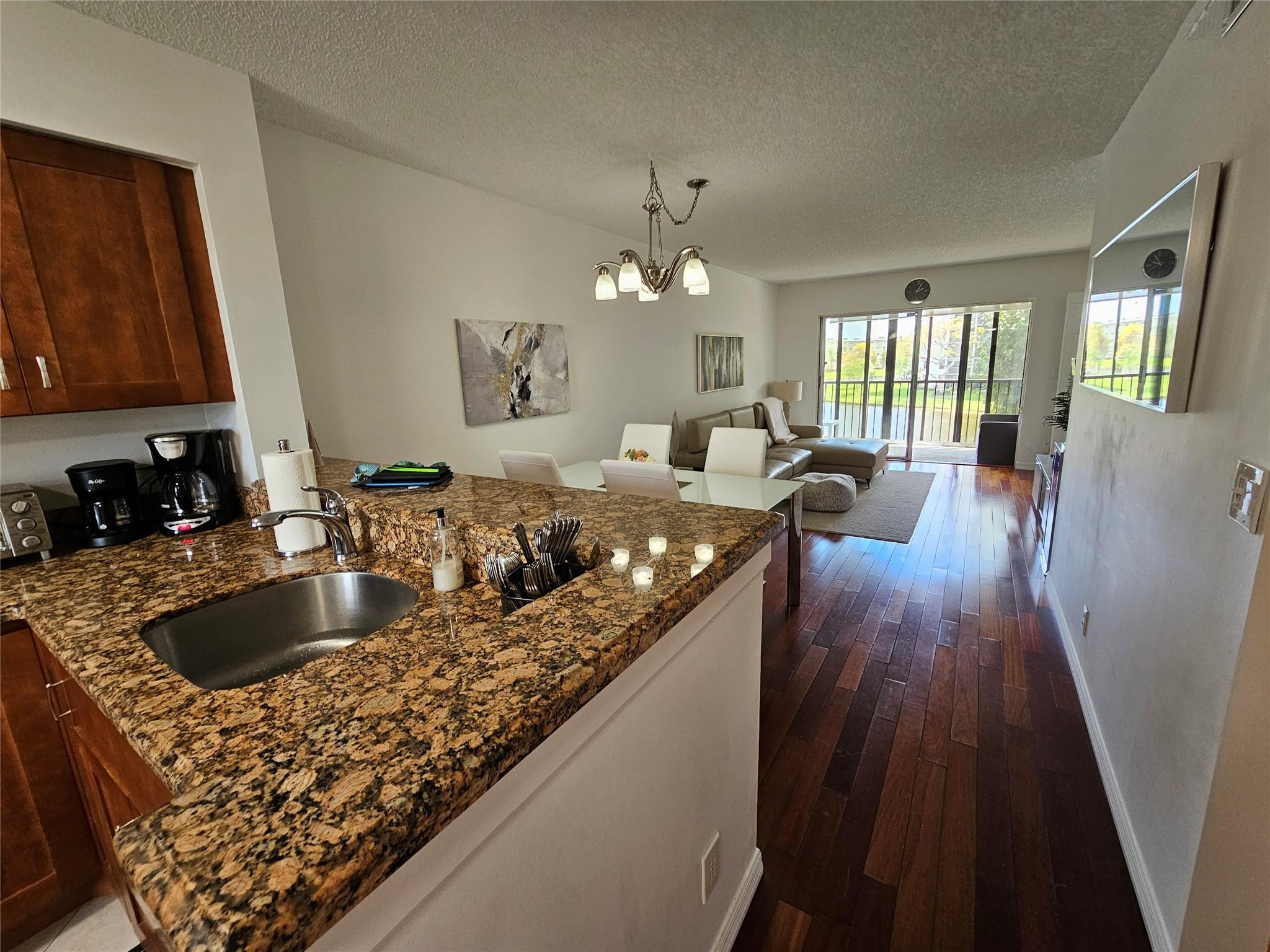 CYPRESS BEND CONDOMINIUM V - Residential Lease
