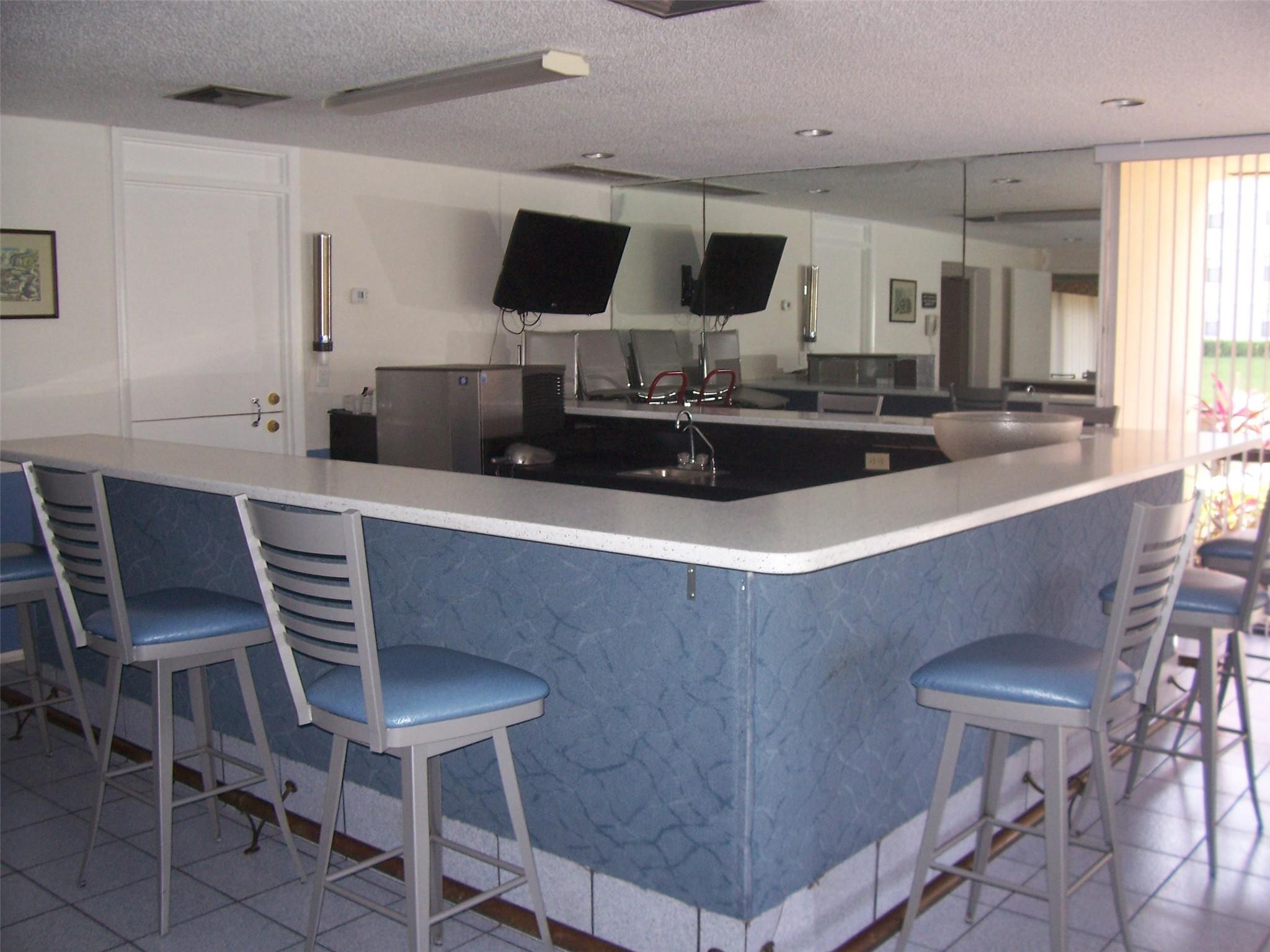 CYPRESS BEND CONDOMINIUM V - Residential Lease