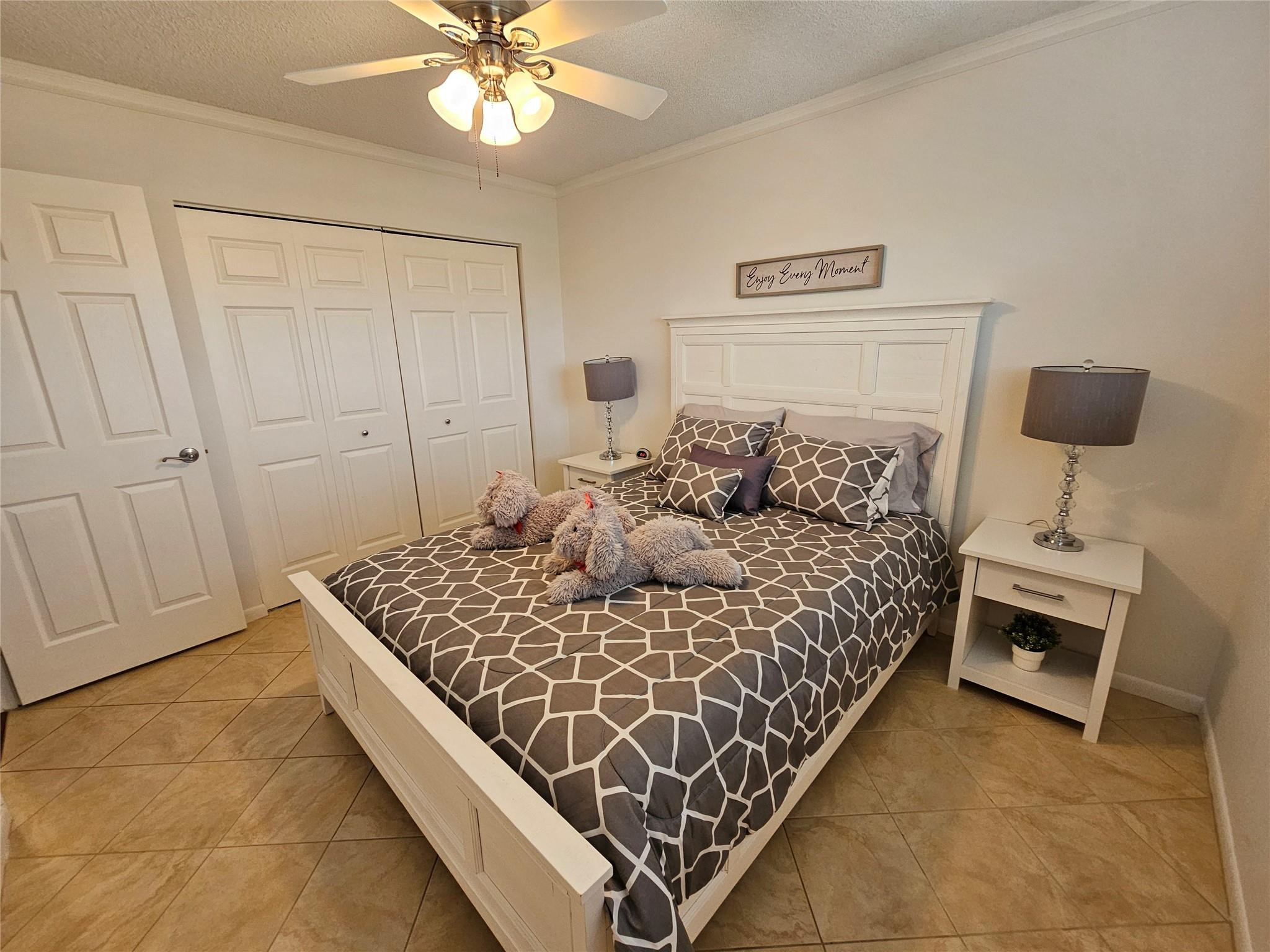 CYPRESS BEND CONDOMINIUM V - Residential Lease