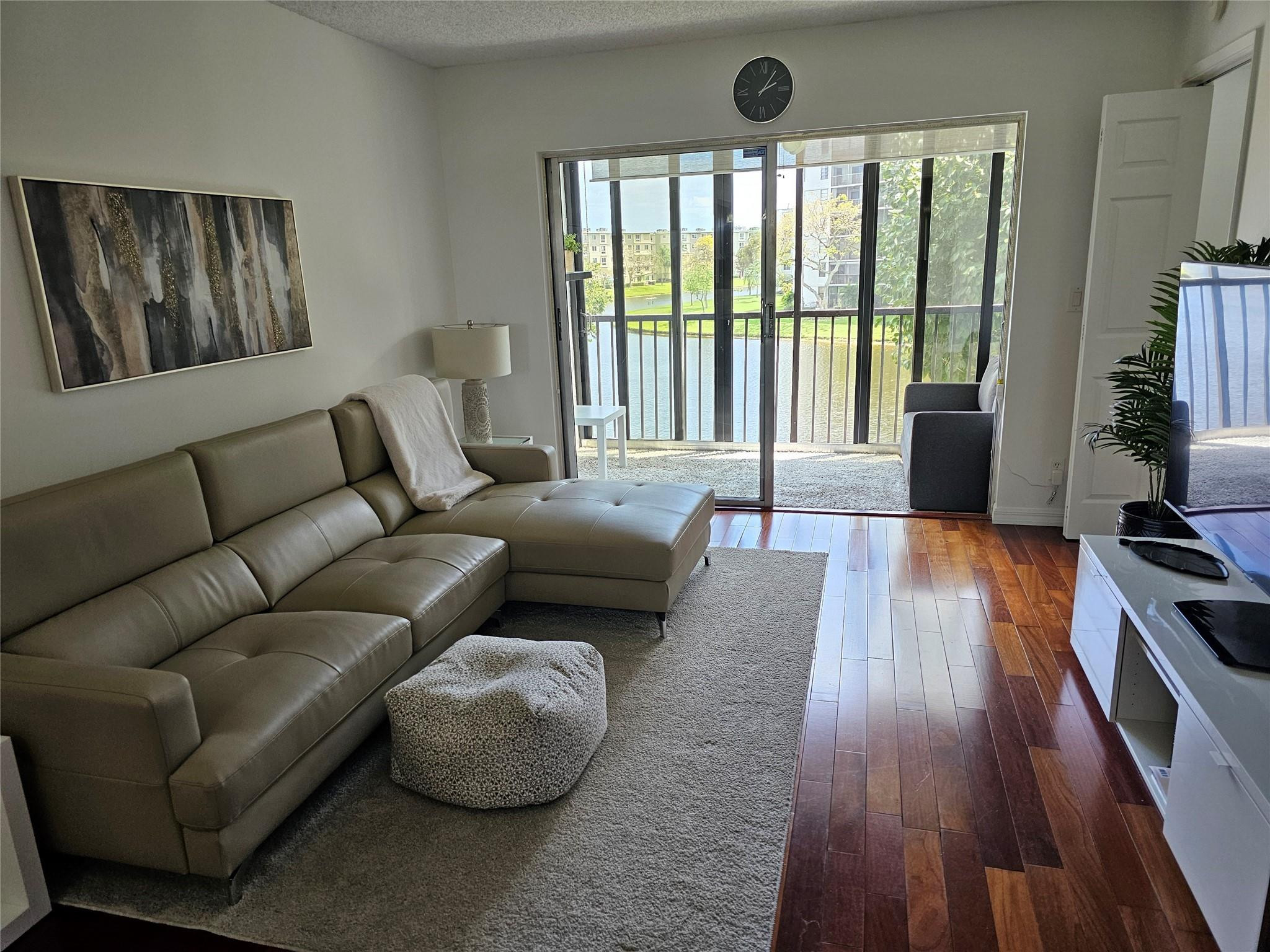CYPRESS BEND CONDOMINIUM V - Residential Lease