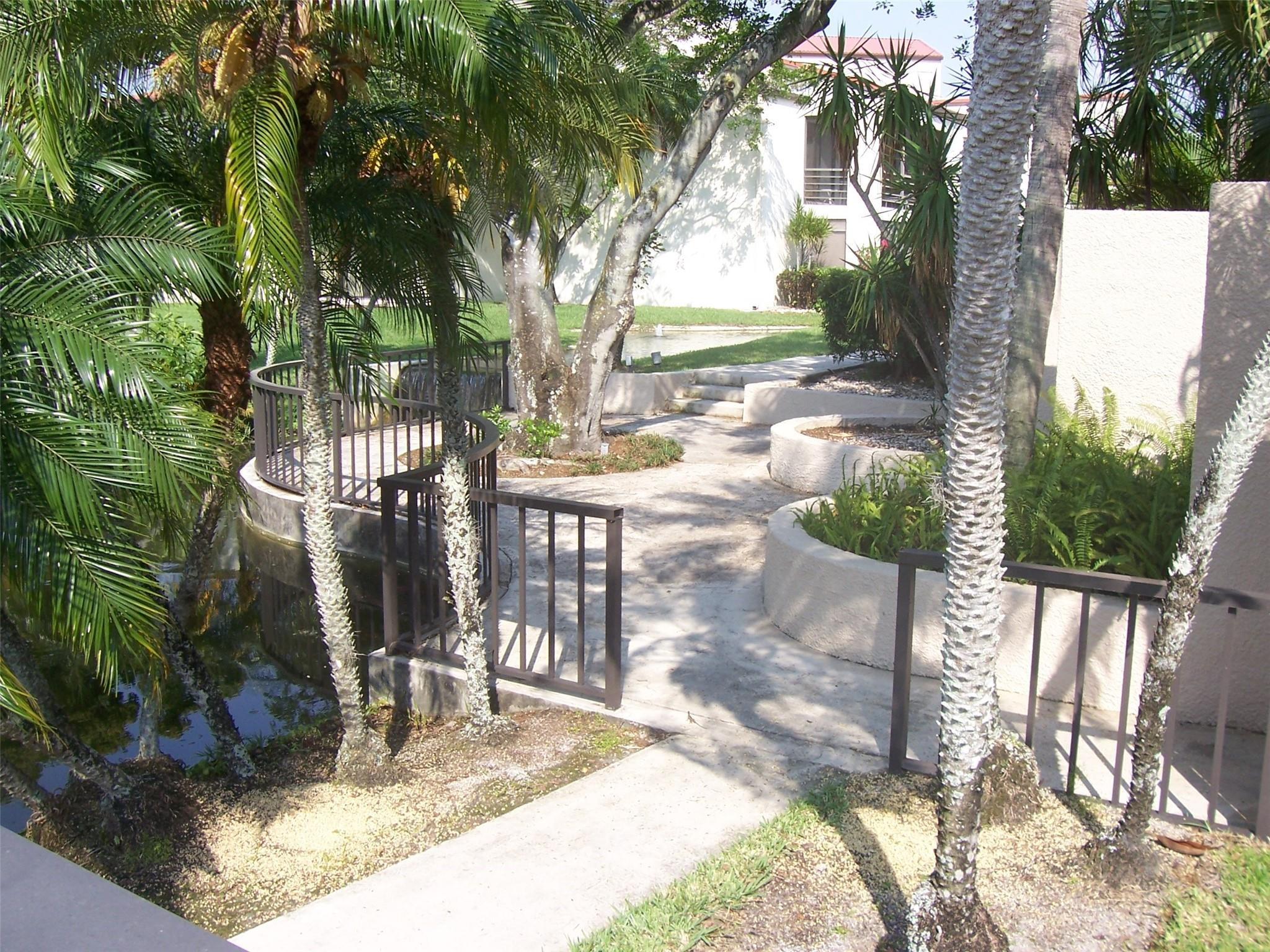 CYPRESS BEND CONDOMINIUM V - Residential Lease