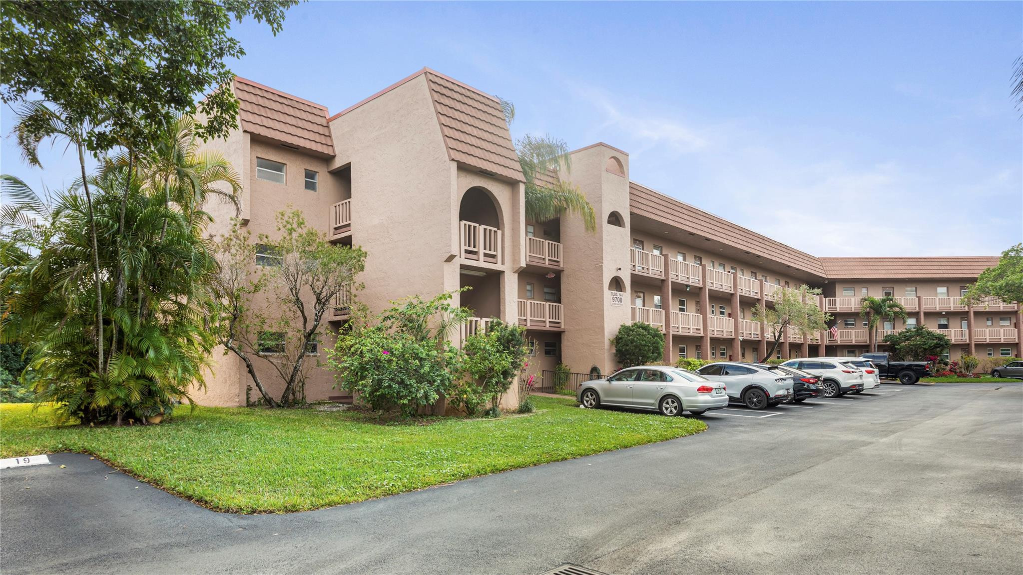 Sunrise Lakes - Residential