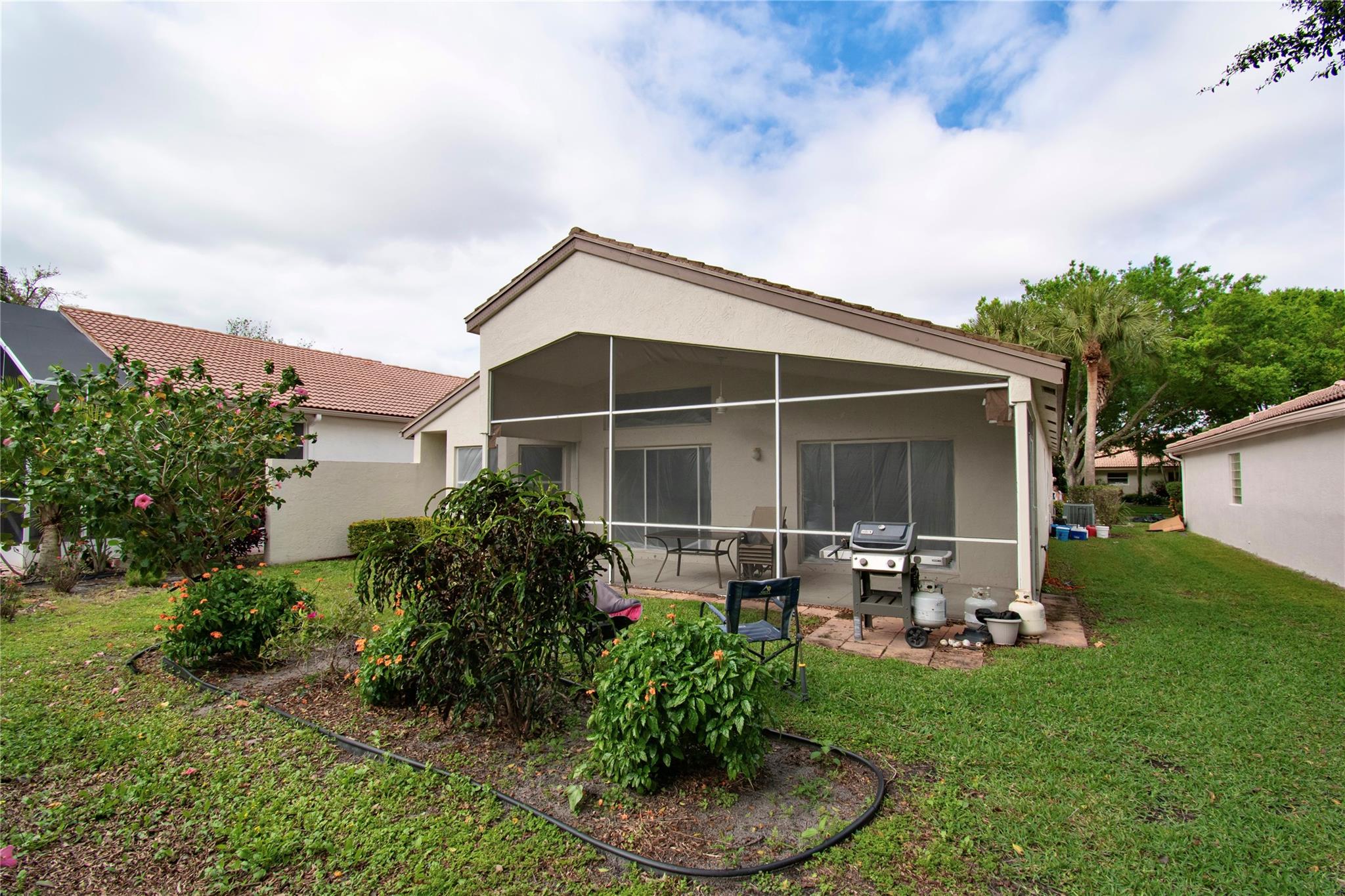 VALENCIA LAKES - Residential