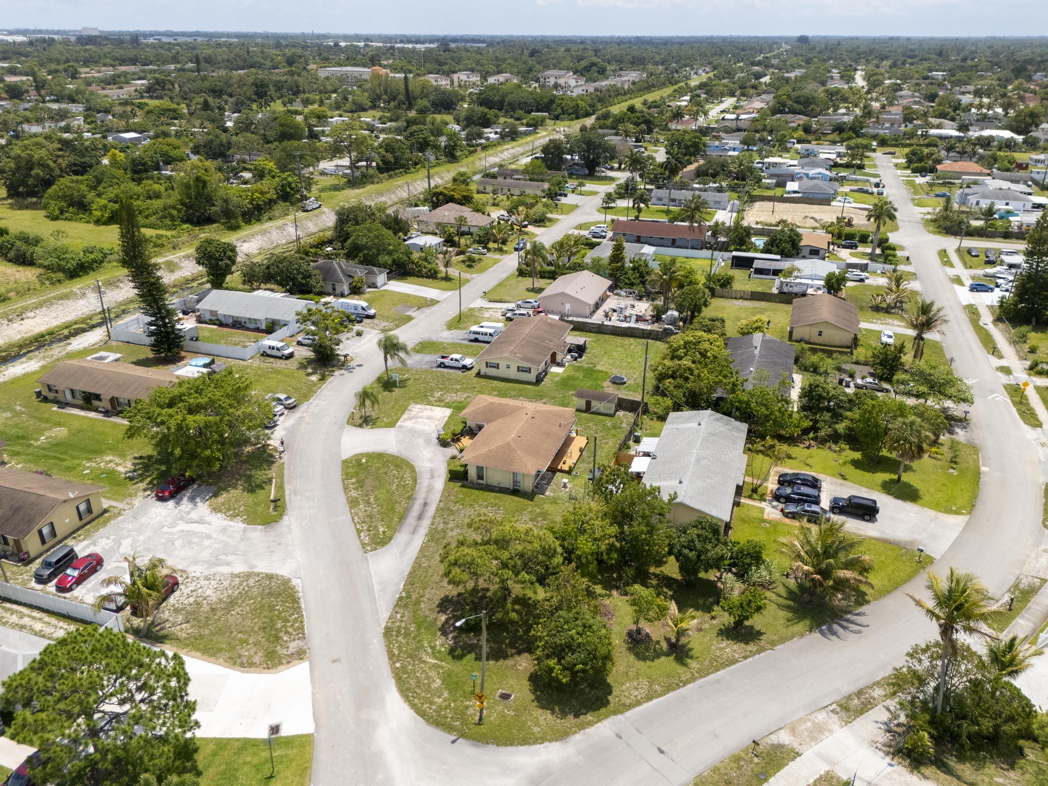 PLANTATION VILLAGE UNREC ON AM-8 - Residential Income