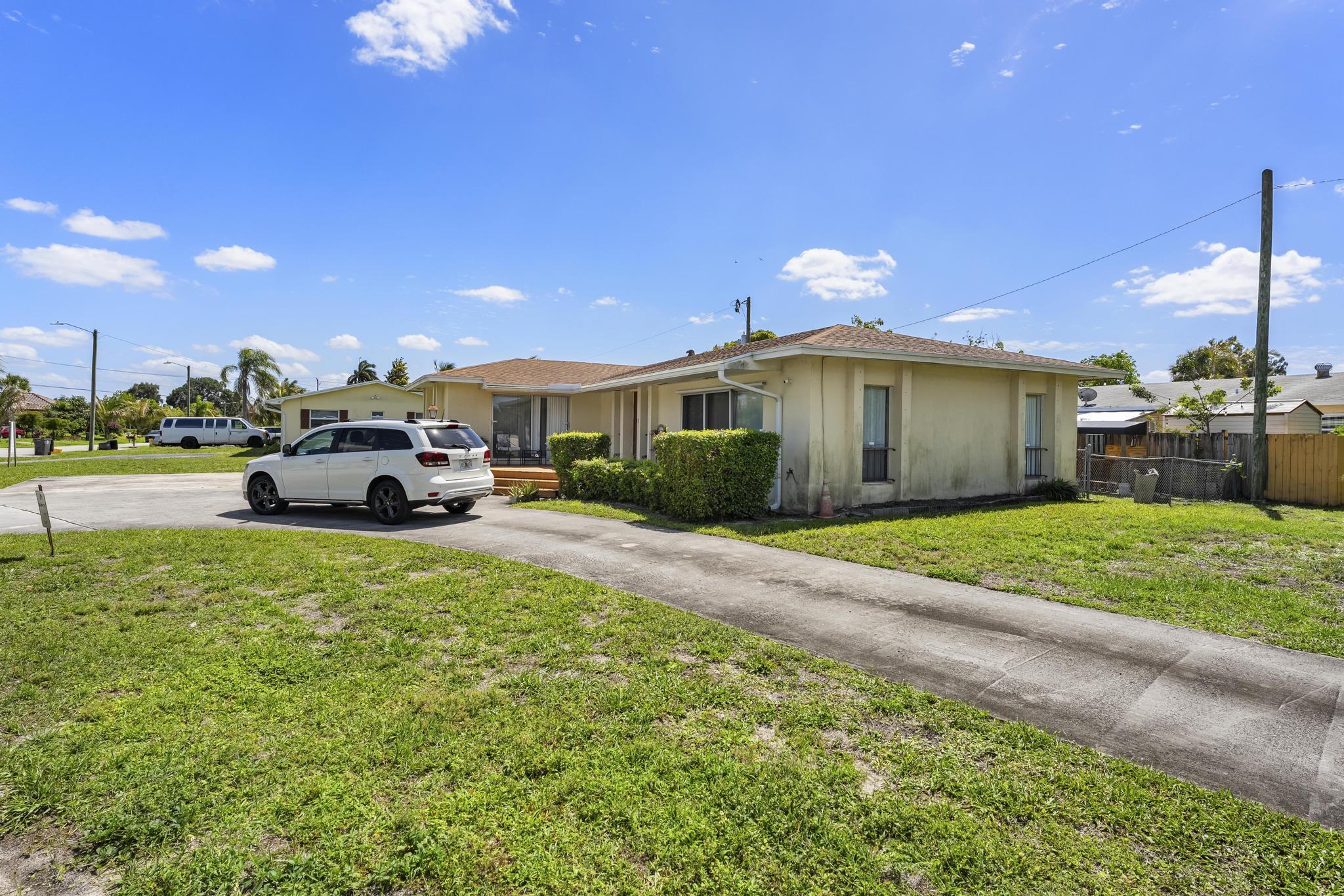 PLANTATION VILLAGE UNREC ON AM-8 - Residential Income