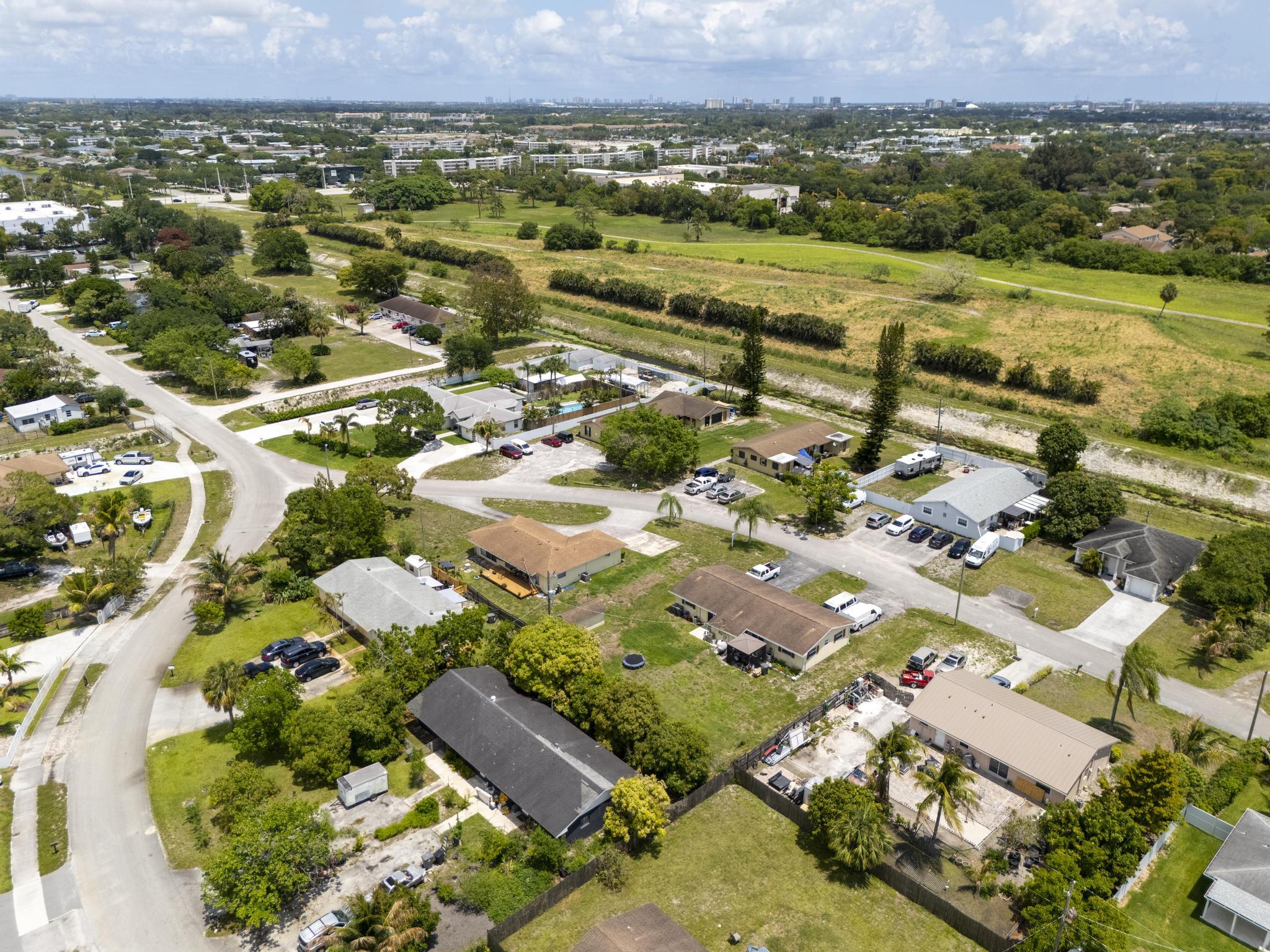 PLANTATION VILLAGE UNREC ON AM-8 - Residential Income