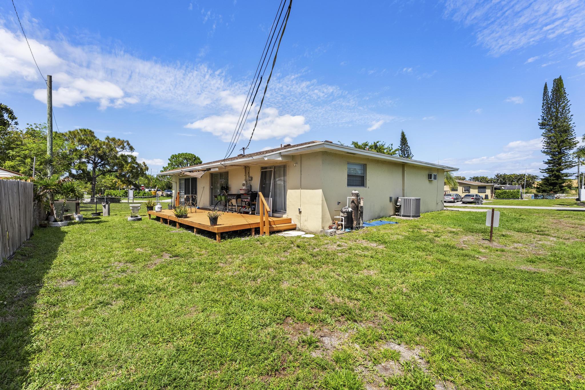PLANTATION VILLAGE UNREC ON AM-8 - Residential Income