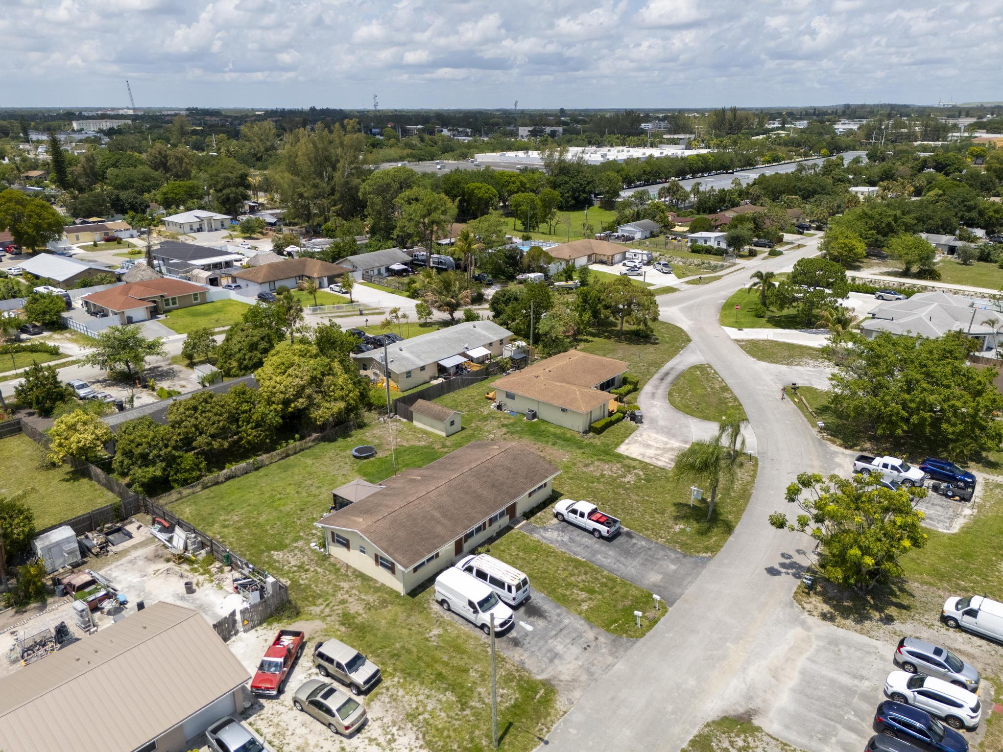 PLANTATION VILLAGE UNREC ON AM-8 - Residential Income
