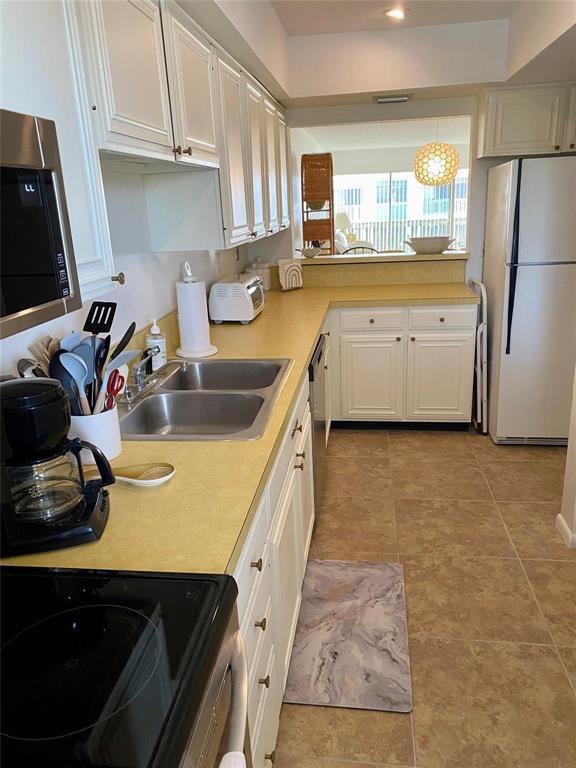 PIERPOINT YACHT CLUB CONDO - Residential Lease