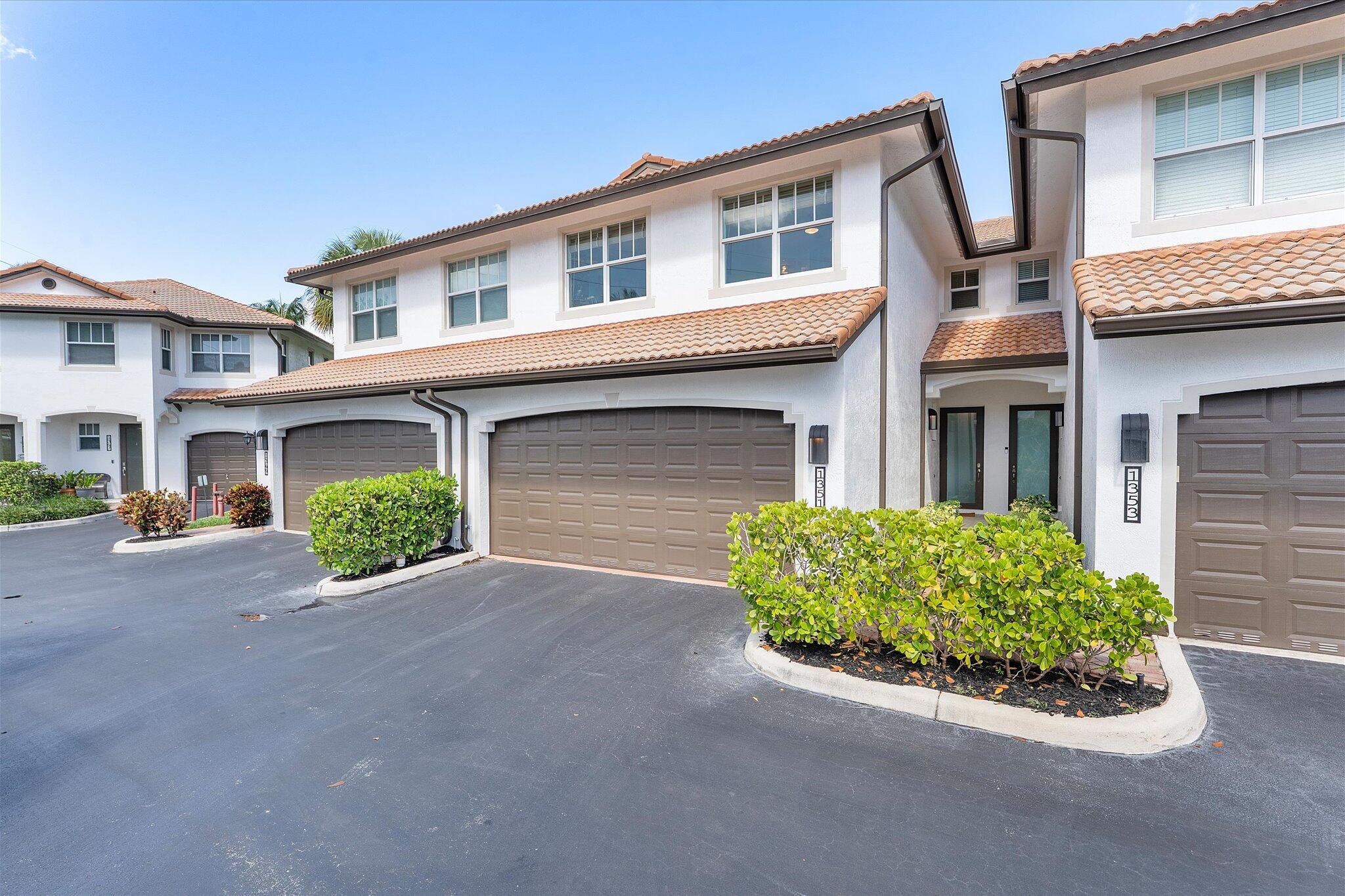 INDIGO POINTE - Residential