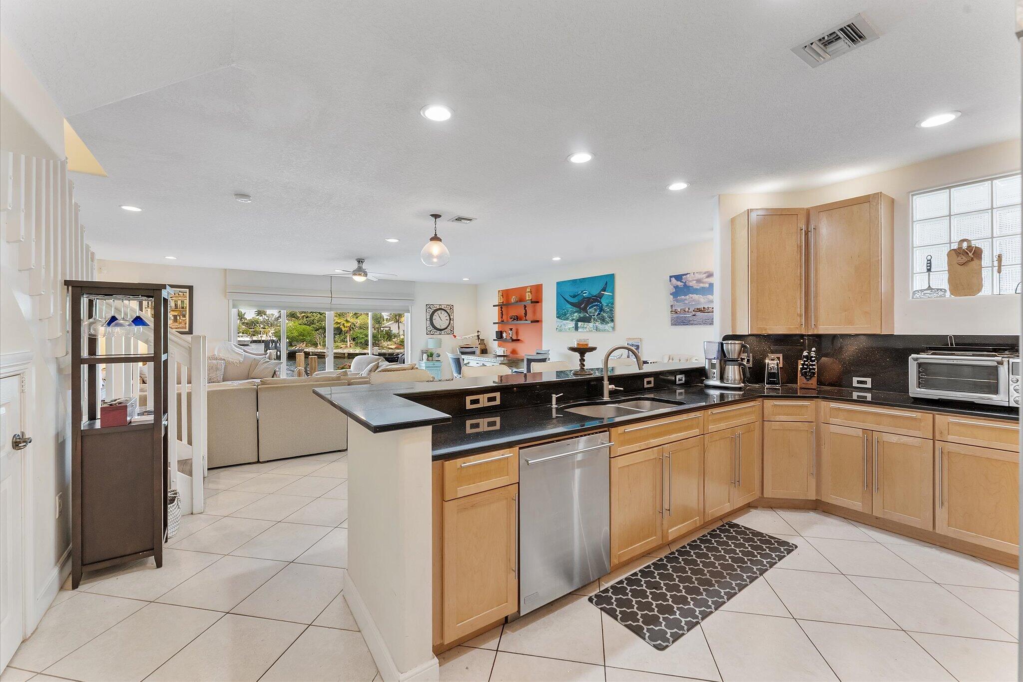 INDIGO POINTE - Residential
