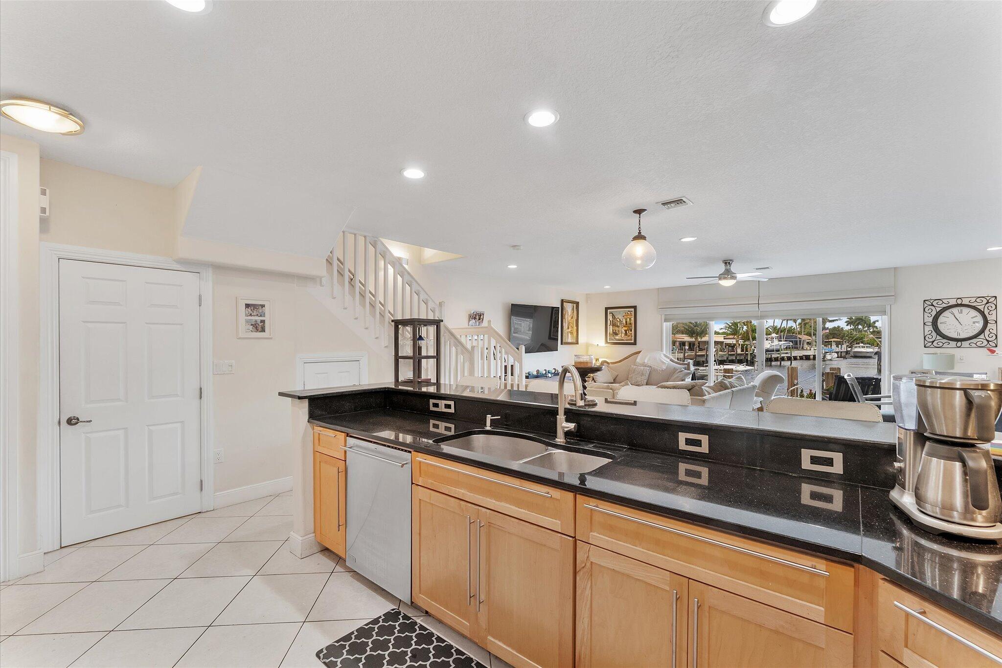 INDIGO POINTE - Residential