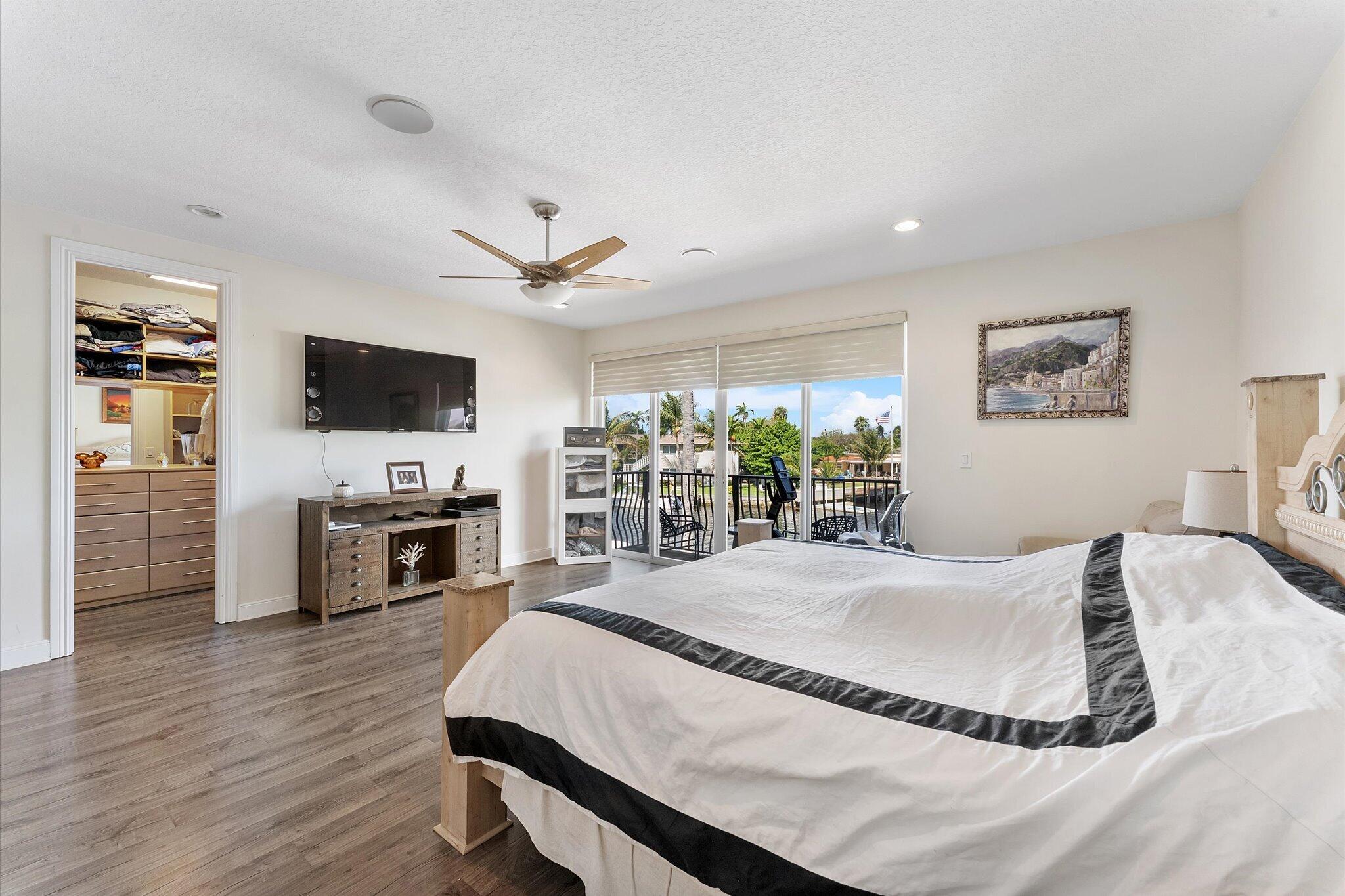 INDIGO POINTE - Residential