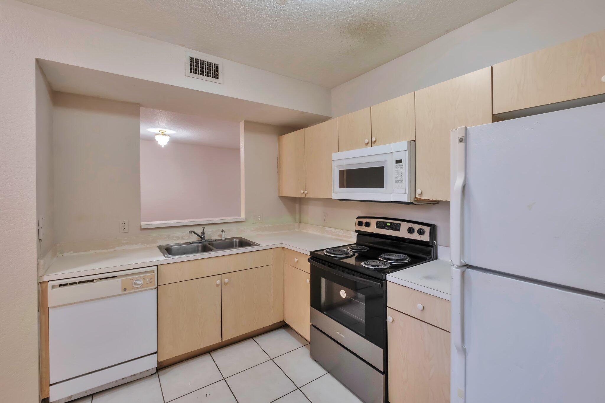 BELVEDERE ISLES CONDO NO 2 - Residential Lease