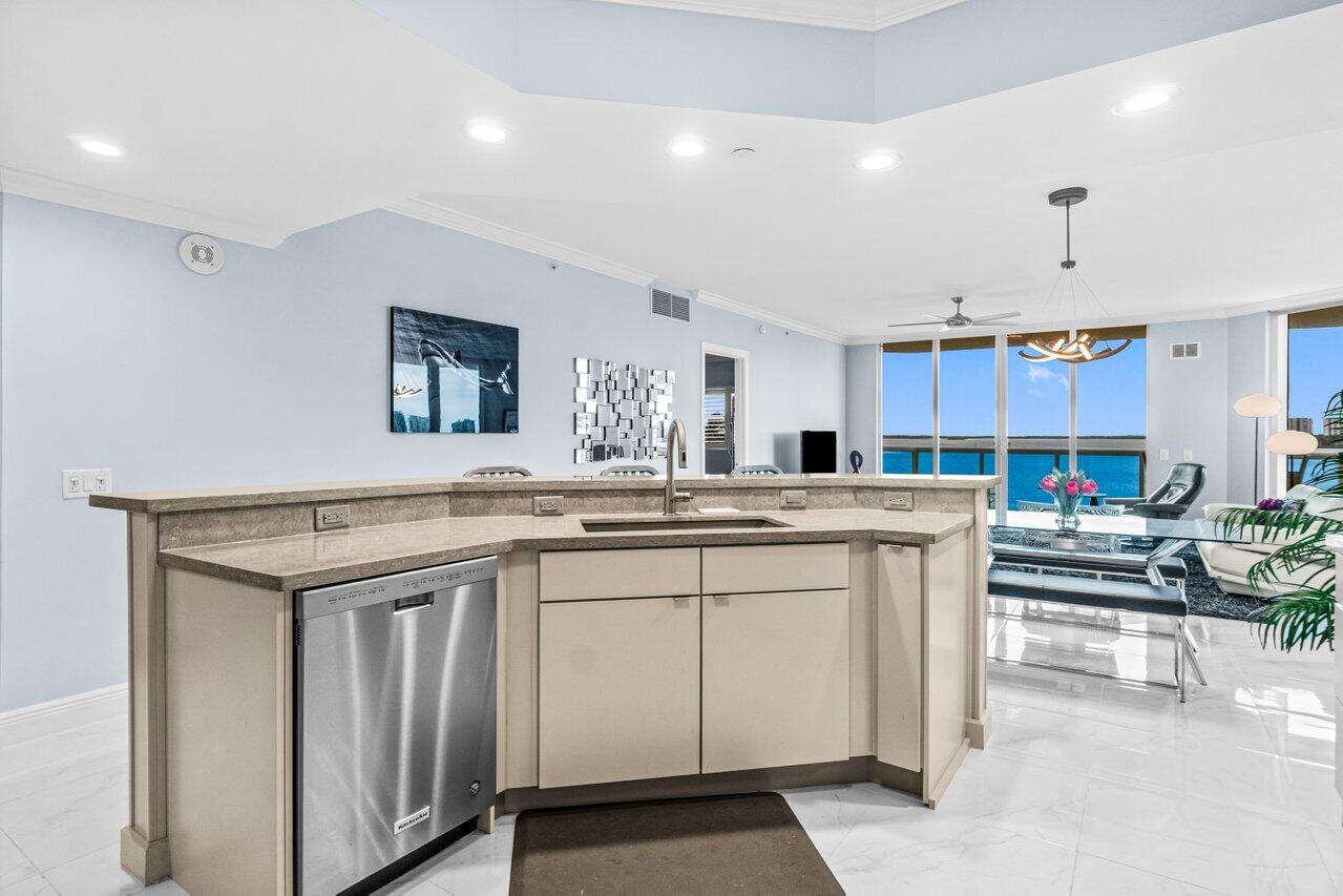 MARINA GRANDE RIVIERA BEACH CONDO - Residential