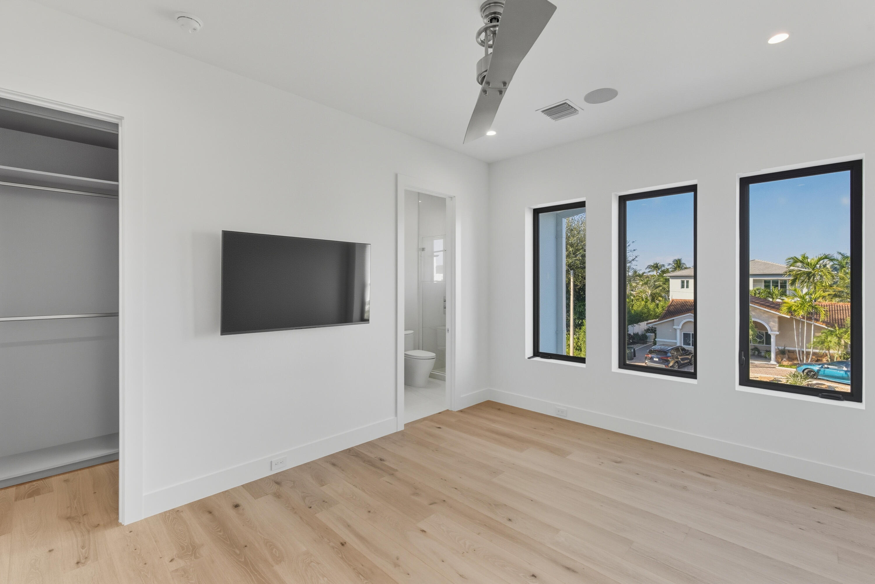 KINGS COURT REPLAT - Residential