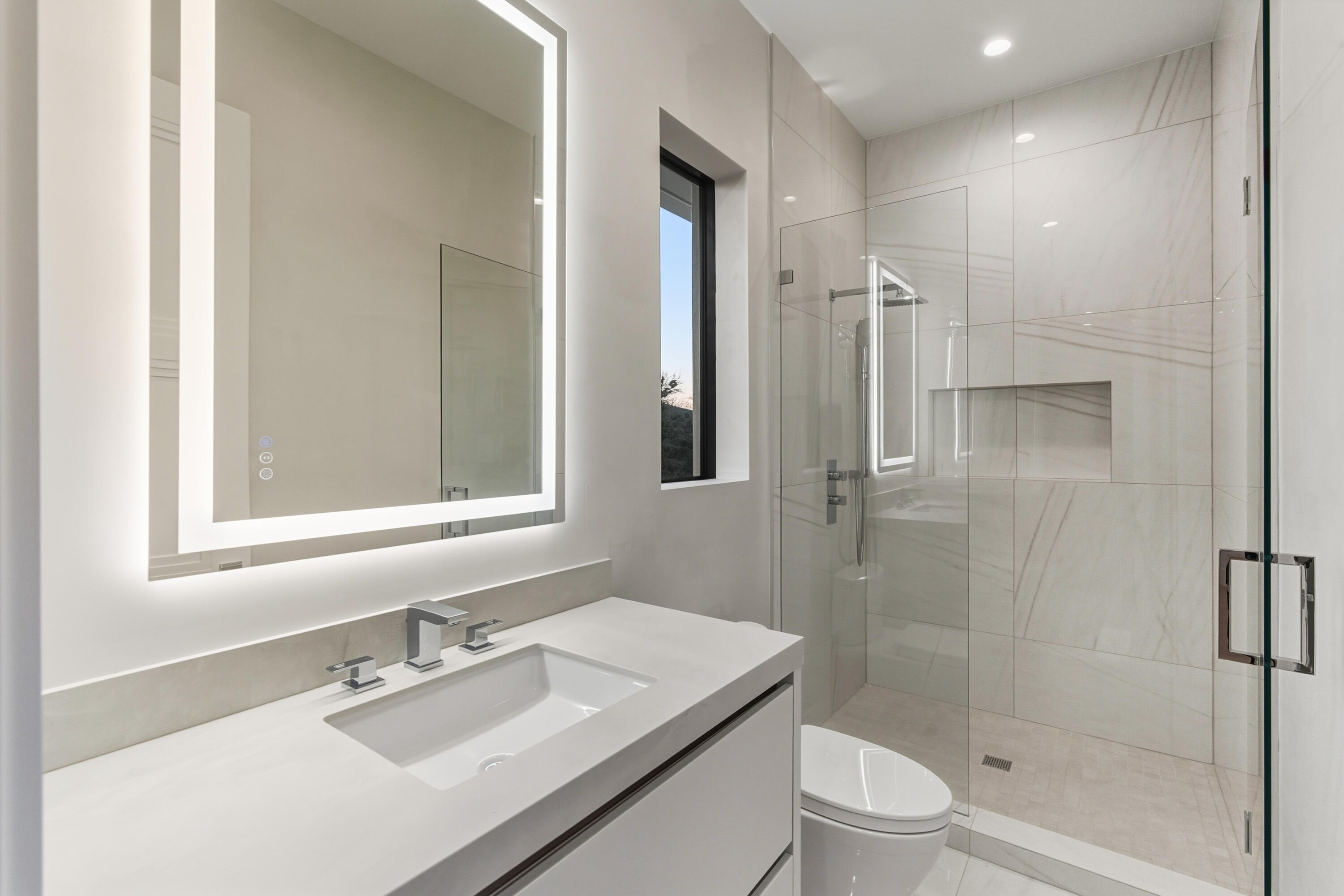 KINGS COURT REPLAT - Residential