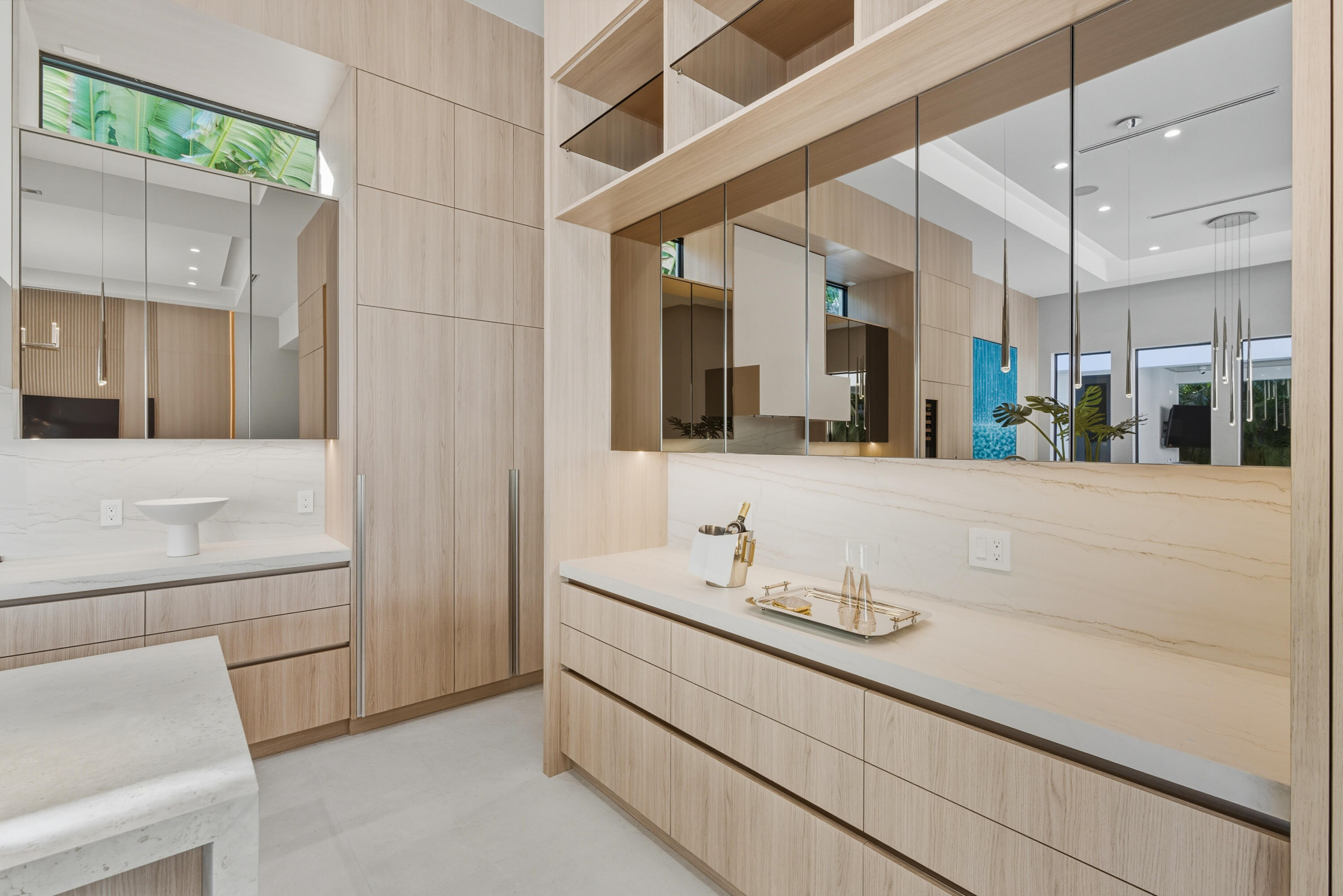 KINGS COURT REPLAT - Residential
