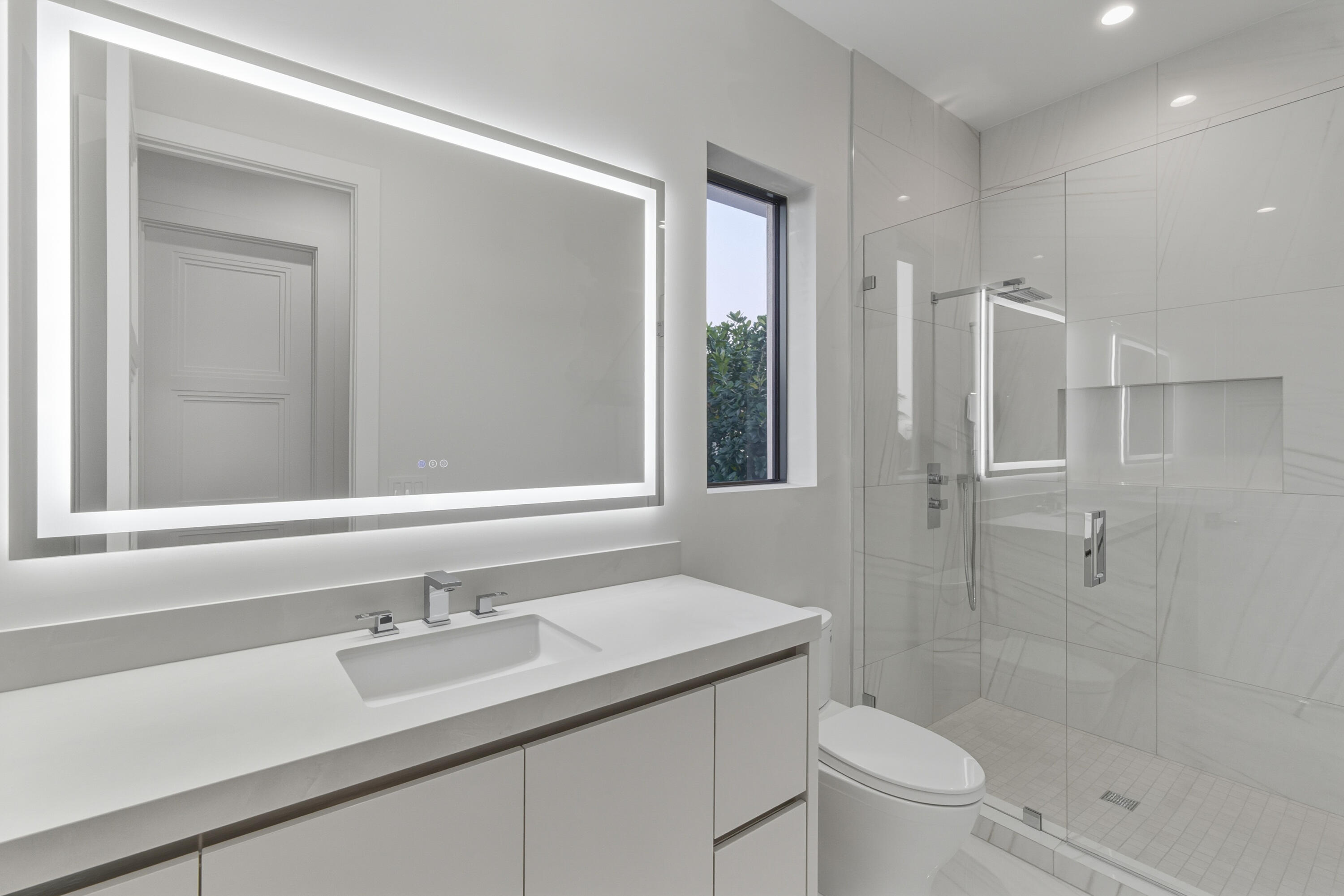 KINGS COURT REPLAT - Residential