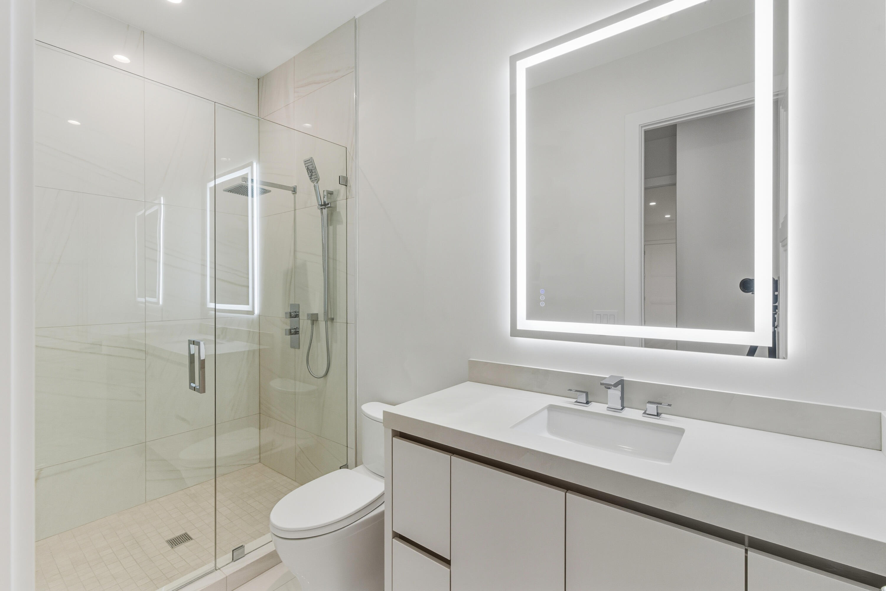 KINGS COURT REPLAT - Residential