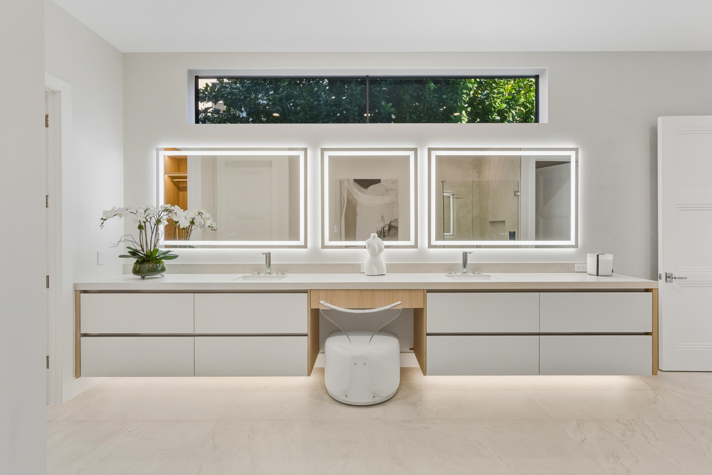 KINGS COURT REPLAT - Residential